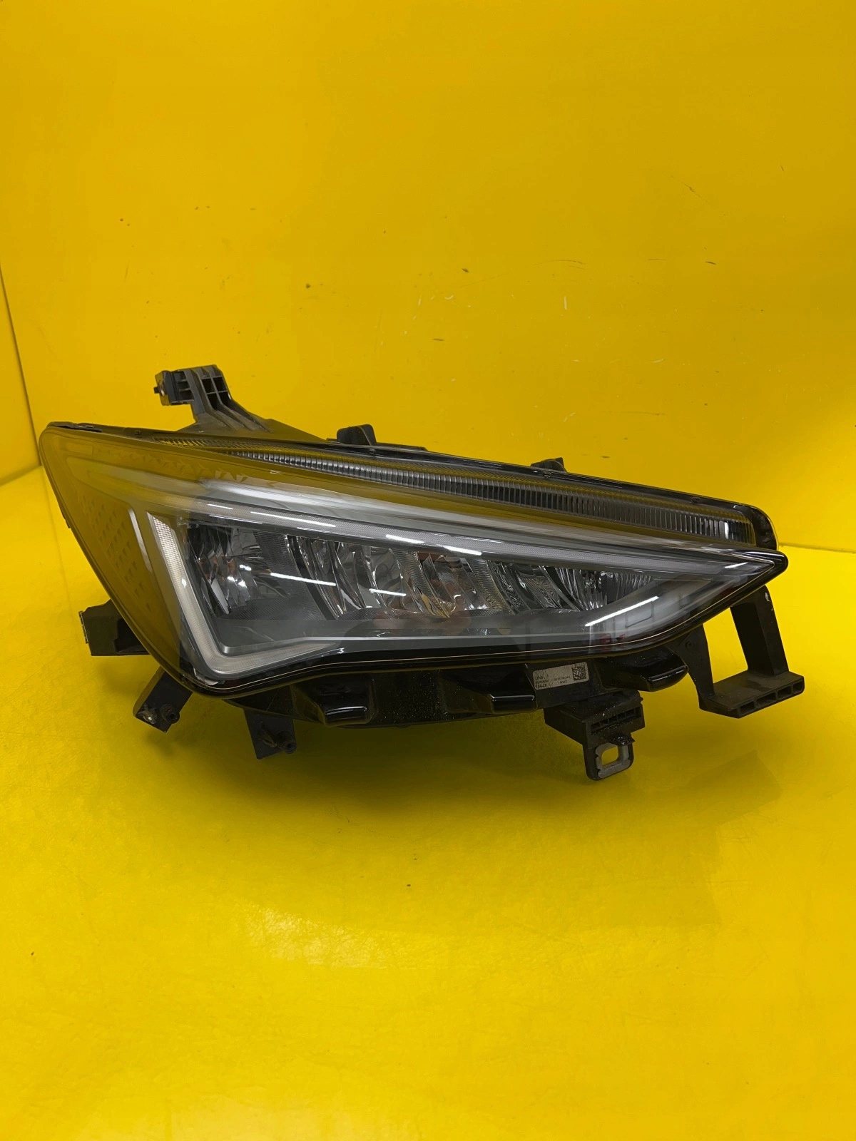 light right Seat Cupra Born Full Led 10F941008H