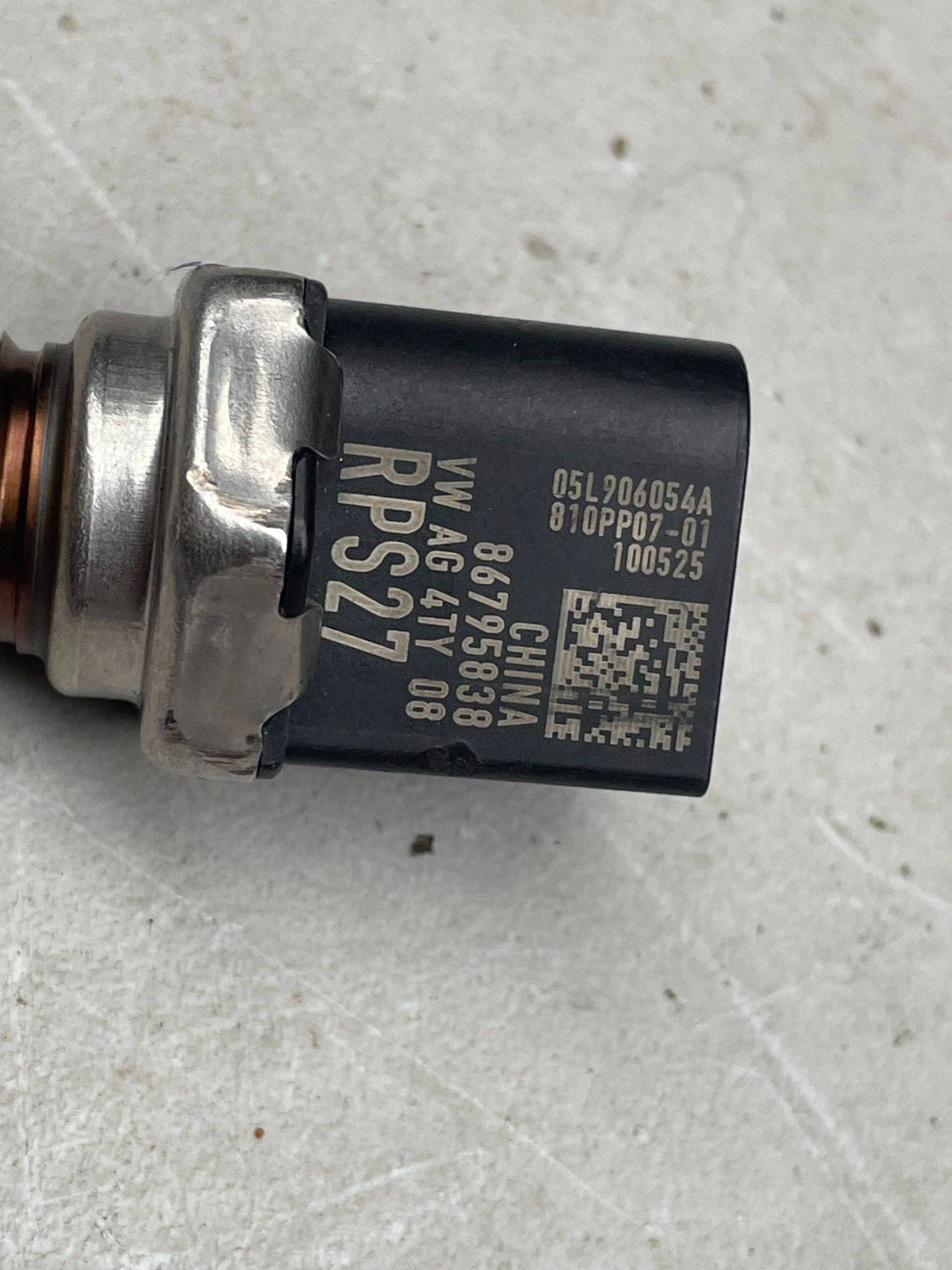 capteur pression carburant SKODA SUPERB B8 (3V) 05L906054A @M