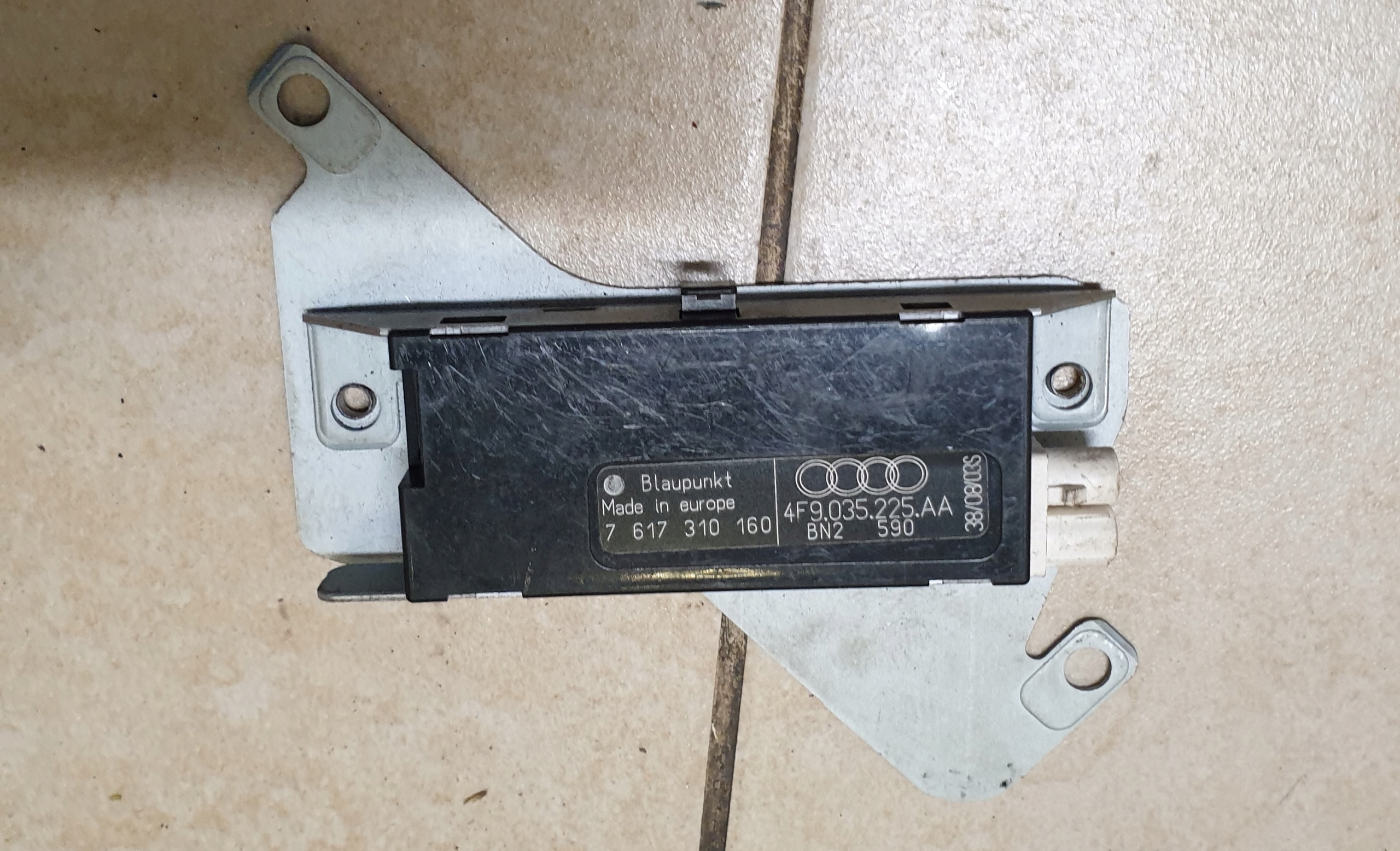 antenna module amplifier AUDI A6 C6 4F9 LIFT
