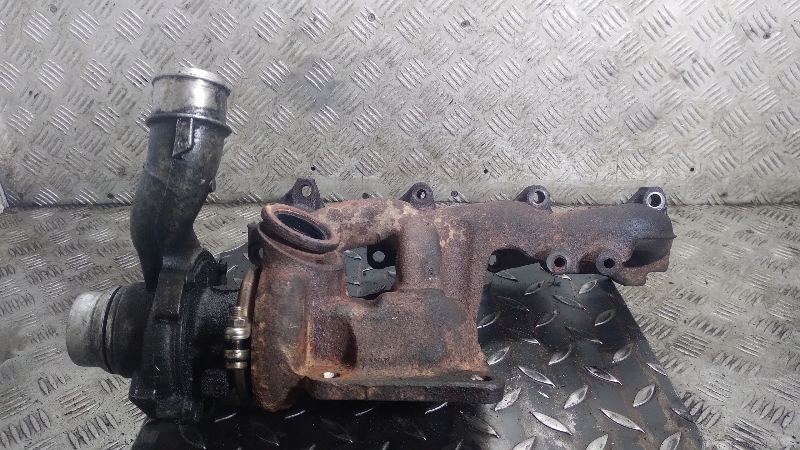 TURBINA turbo Z KOLEKTOREM FORD TRANSIT CONNECT