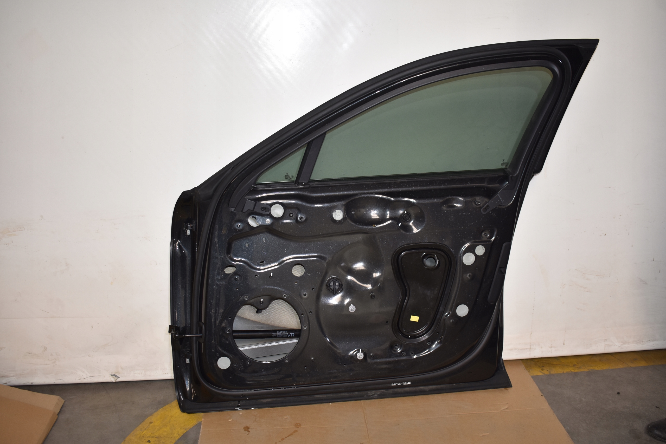 door front front right PORSCHE PANAMERA 971 colour M7S 1