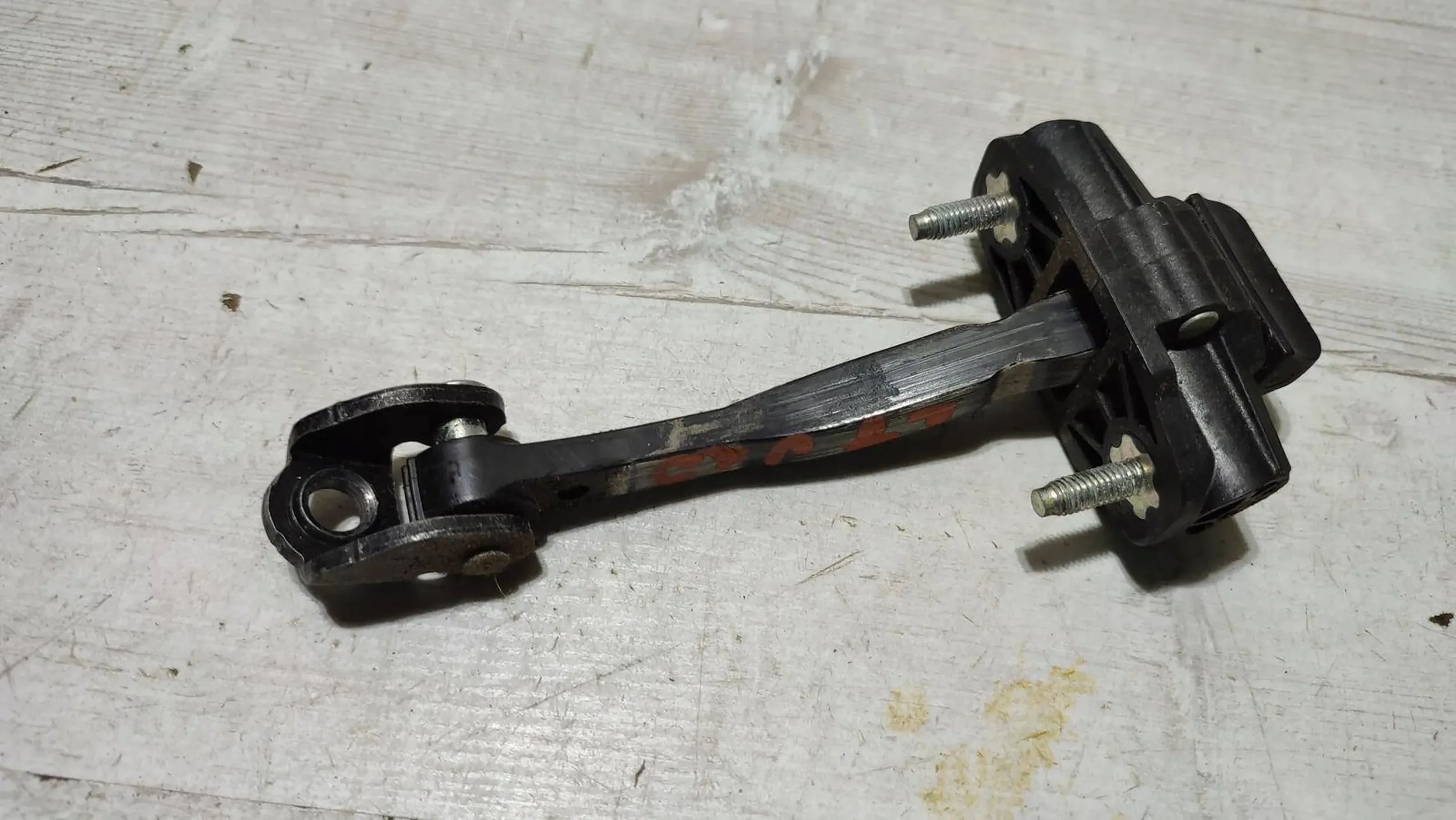 Volvo V40 II 2018r rear part side left limiter door