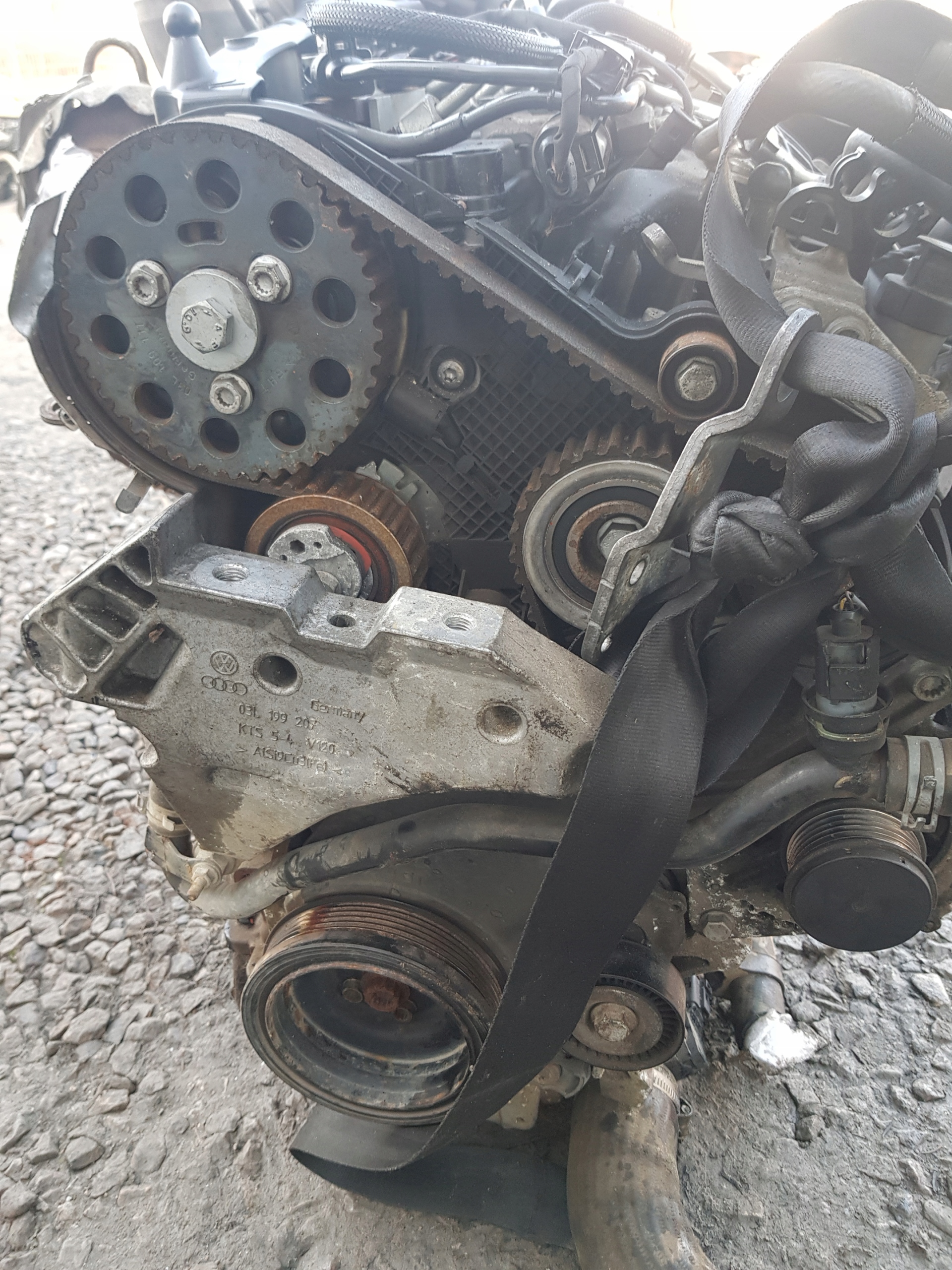 AUDI SEAT SKODA VW 2.0TDI 2011 CFF engine 181 TYS KM