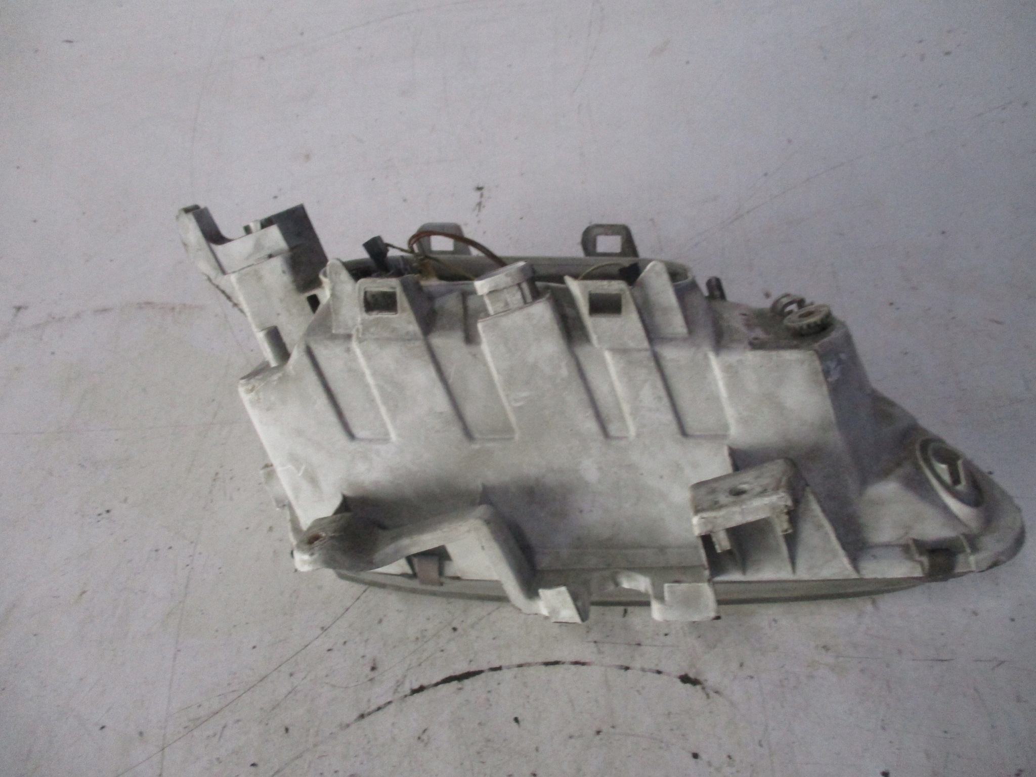 фара левая renault LAGUNA и 5D 96R
