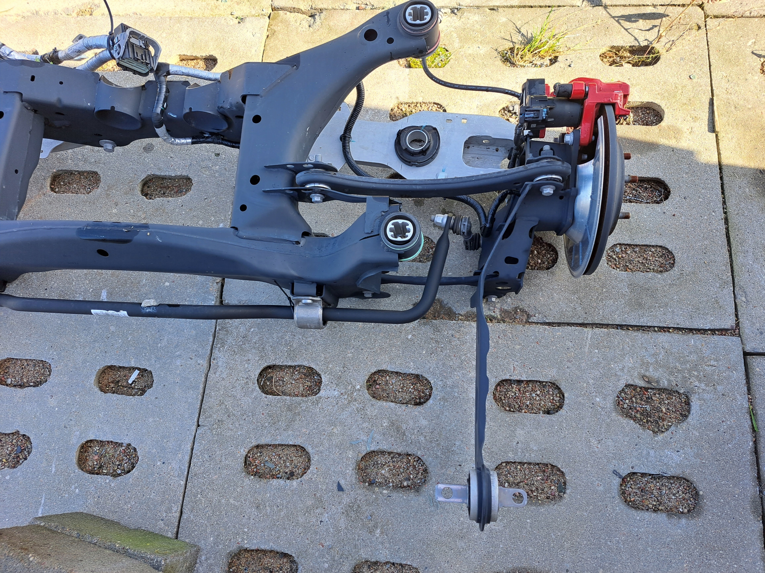 FORD KUGA MK3 BELKA WÓZEK TYŁ TYLNA Producent części Ford OE