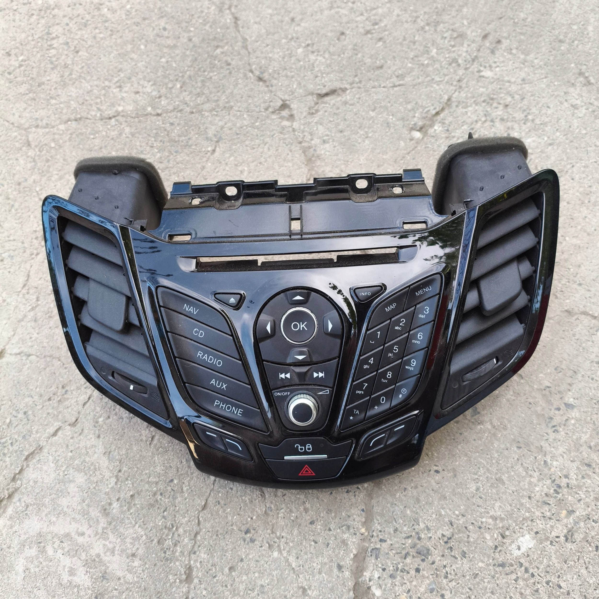 Ford Fiesta MK7 LIFT 2015 control panel radia navigation devices