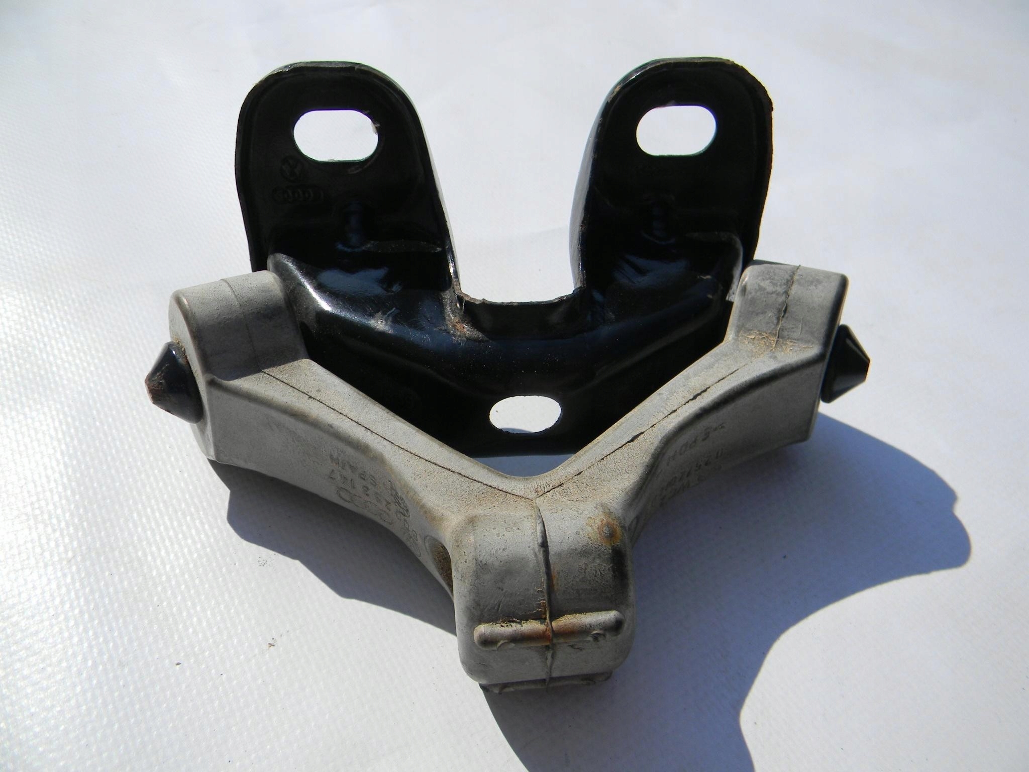 AP MOCOWANIE TŁUMIKA 1K0253144AT 6Q0253147 VW AUDI Producent części Volkswagen OE