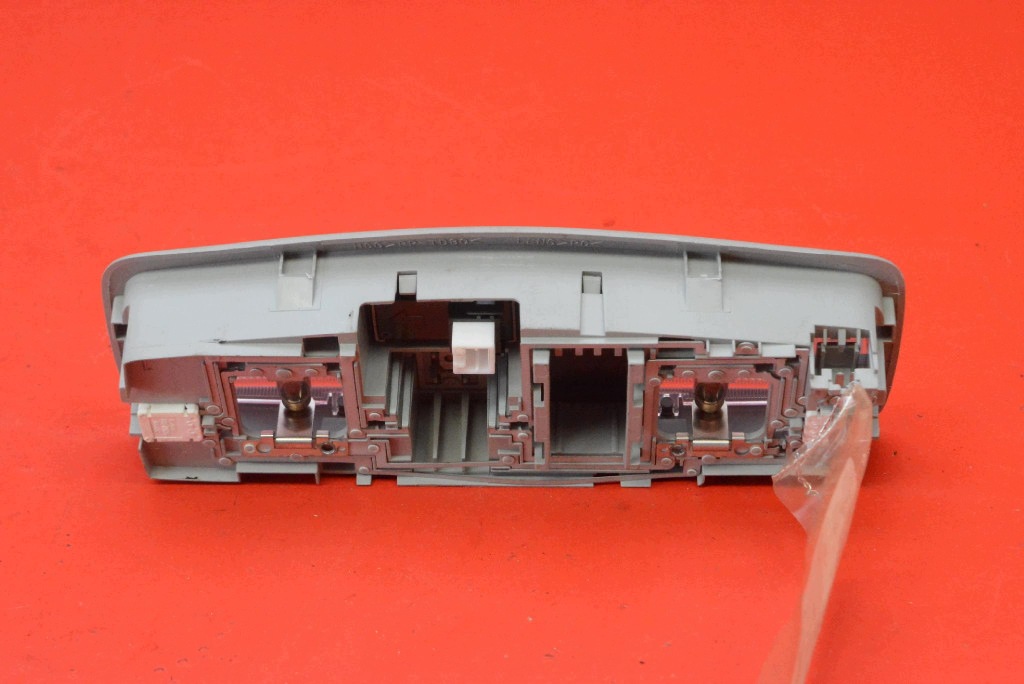 feu lumière interne avant 8401A009ZZ MITSUBISHI LANCER 8 VIII 07-16