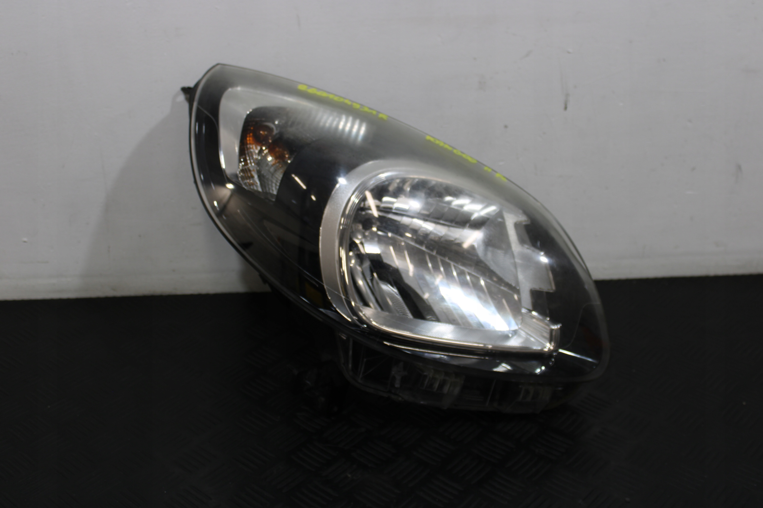 light right front 260104931R KANGOO II 2 III 3 LIFT
