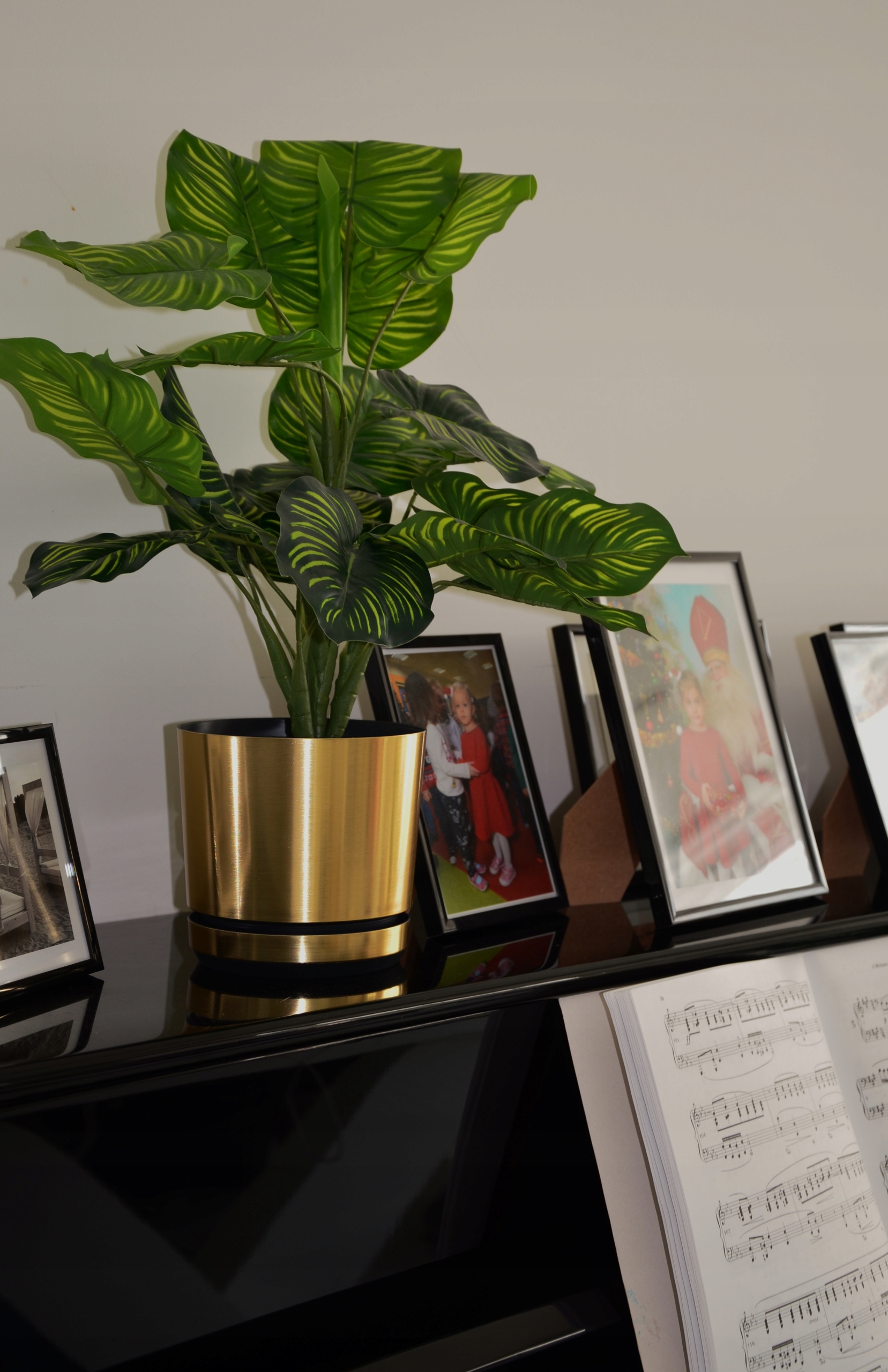 

Doniczka Dekor śr. 12 cm kolor mosiądz