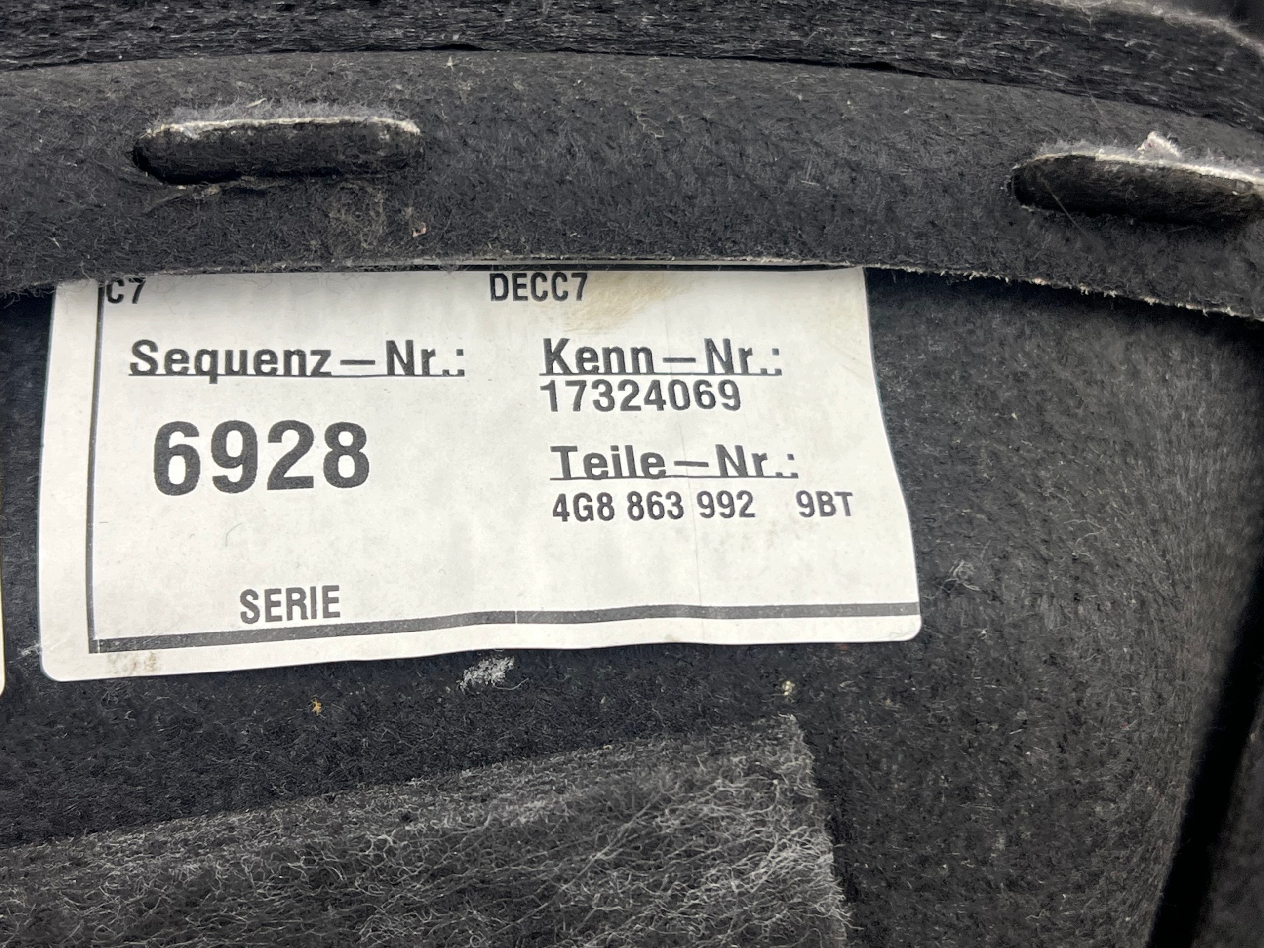 AUDI A7 4G boot upholstery right 4G8863992