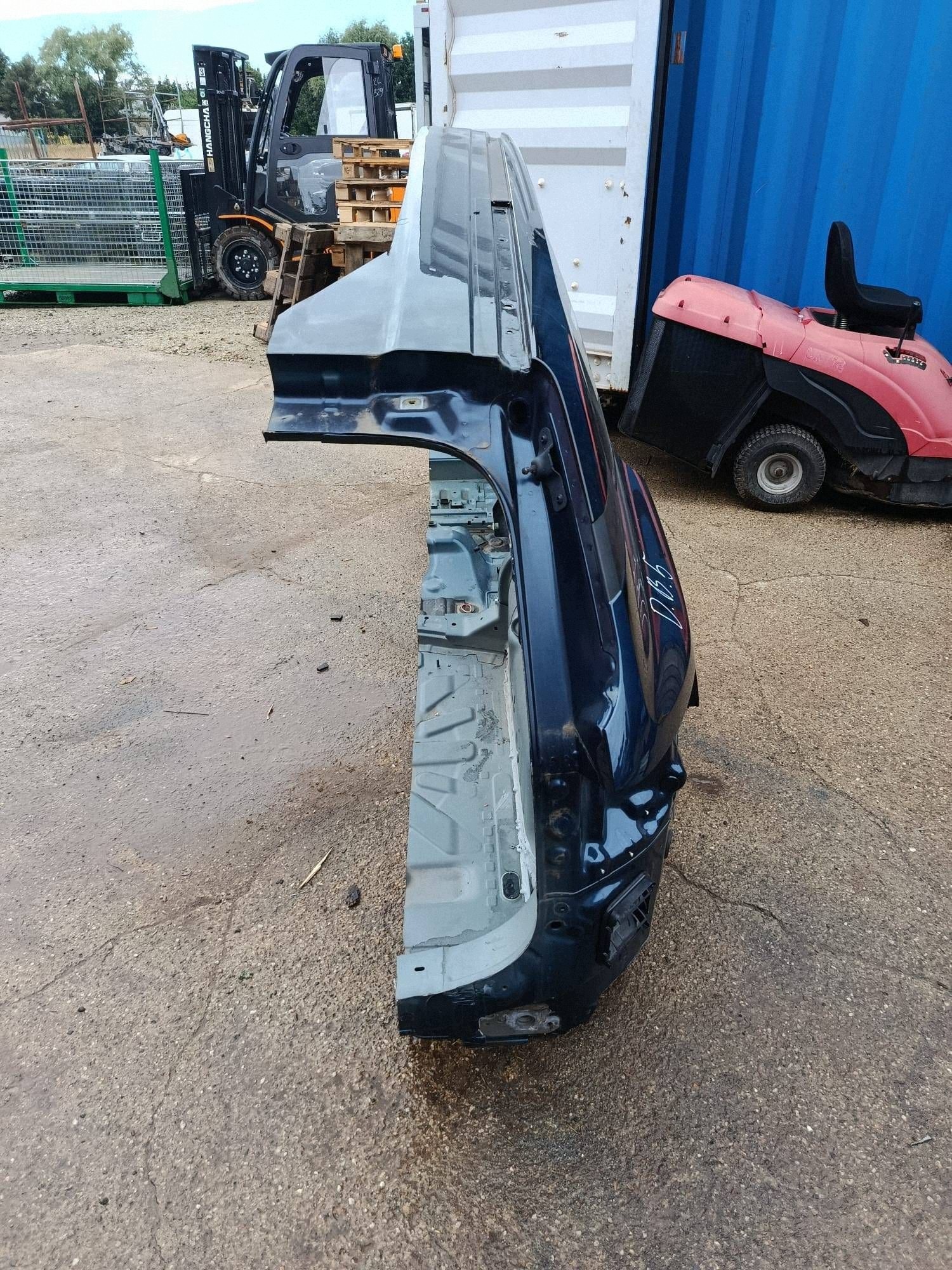 side side right side quarter bodywork Dacia Bigster