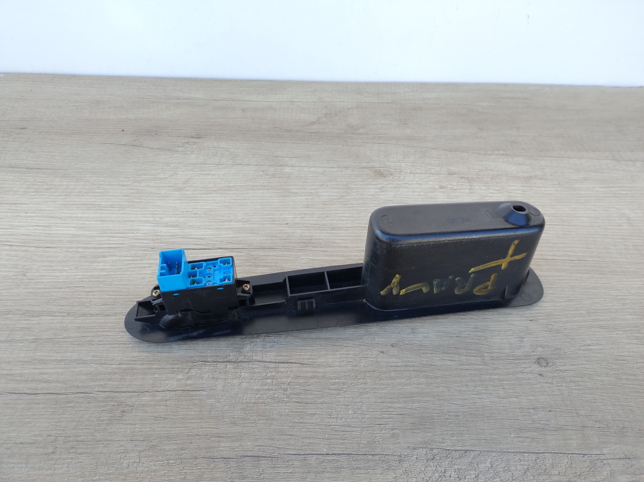 KIA RIO 99-03ROK PANEL door right rear part switch
