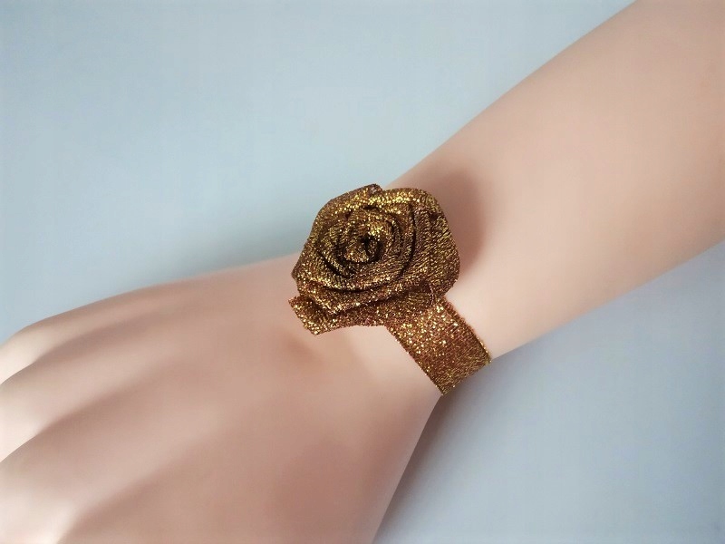 K24 _L Kotylion na rękę - różyczka ŚLUB STUDNIÓWKA Rodzaj kotylion