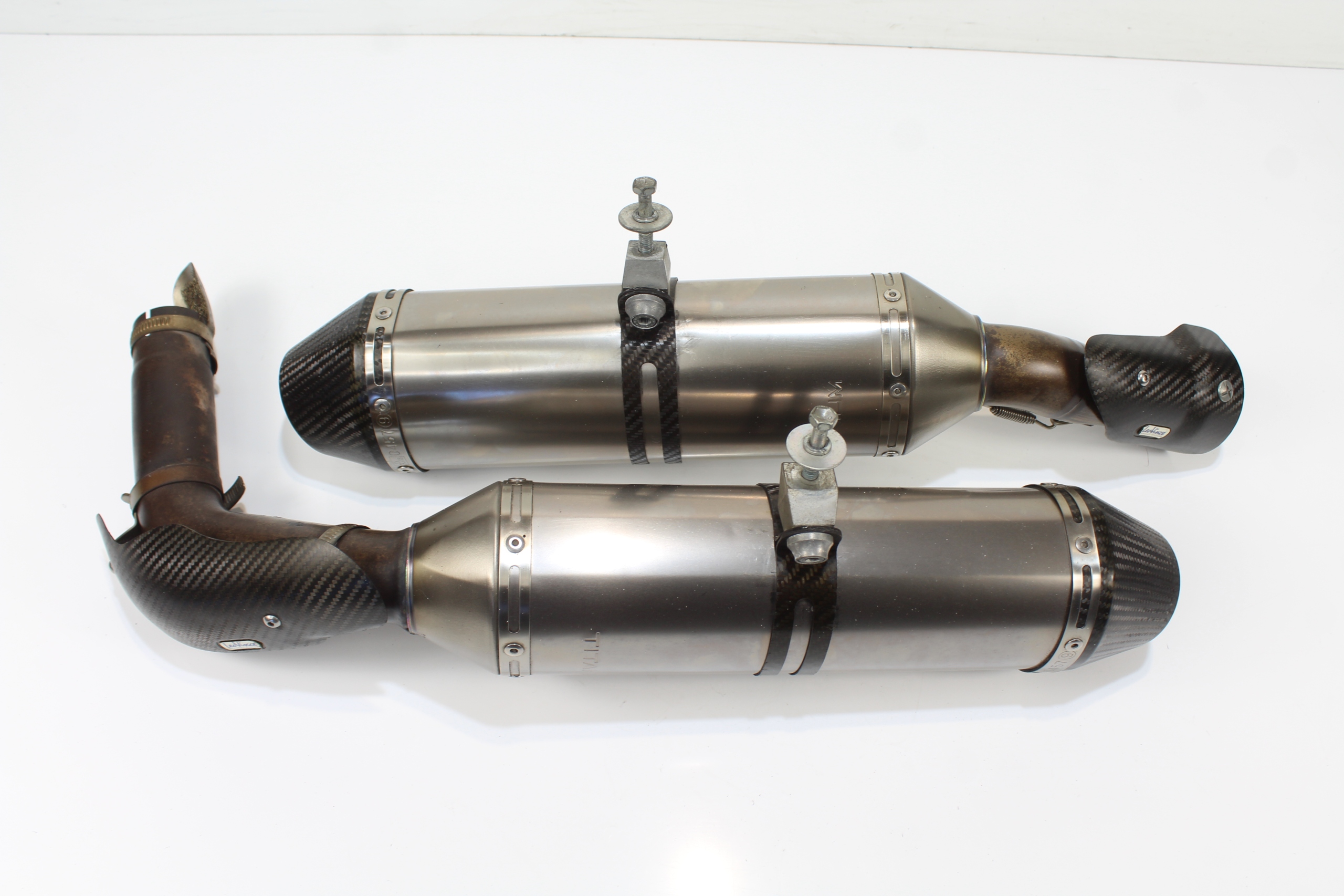 32456754356789997654323455699 - Yamaha YZF-R1 RN22 09-15 спортивний глушник LEOVINCE