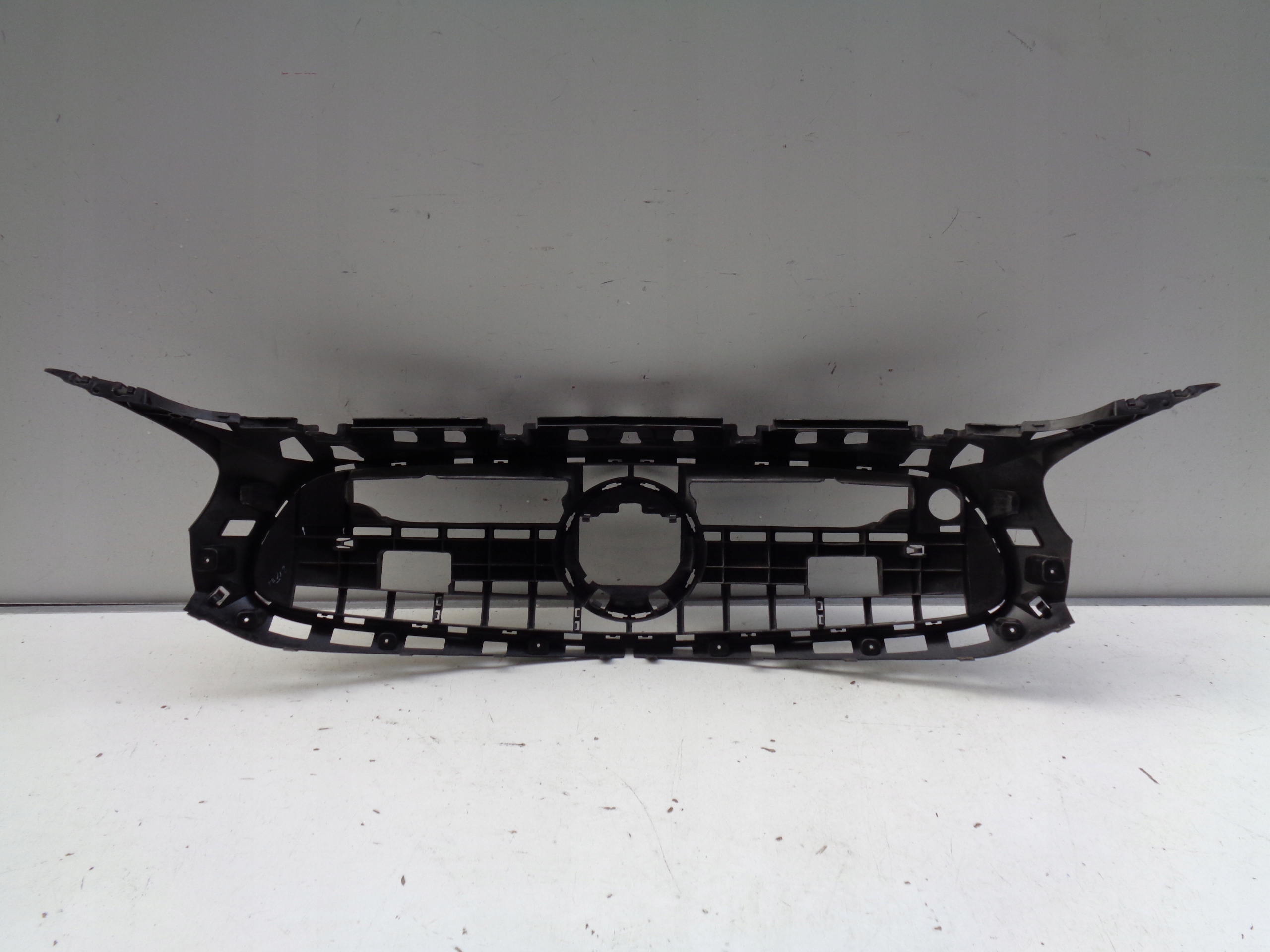 pillar of a bumper grille support MERCEDES GT W190