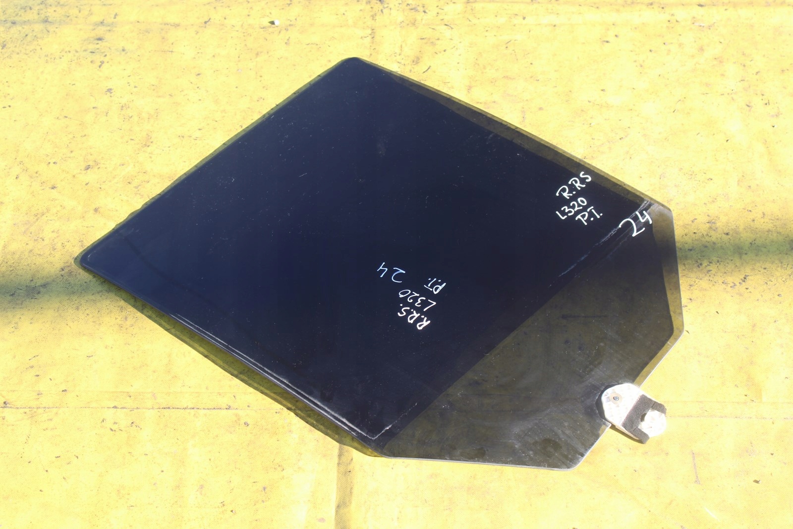 SZYBA PRAWY TYL TYLNA RANGE SPORT L320