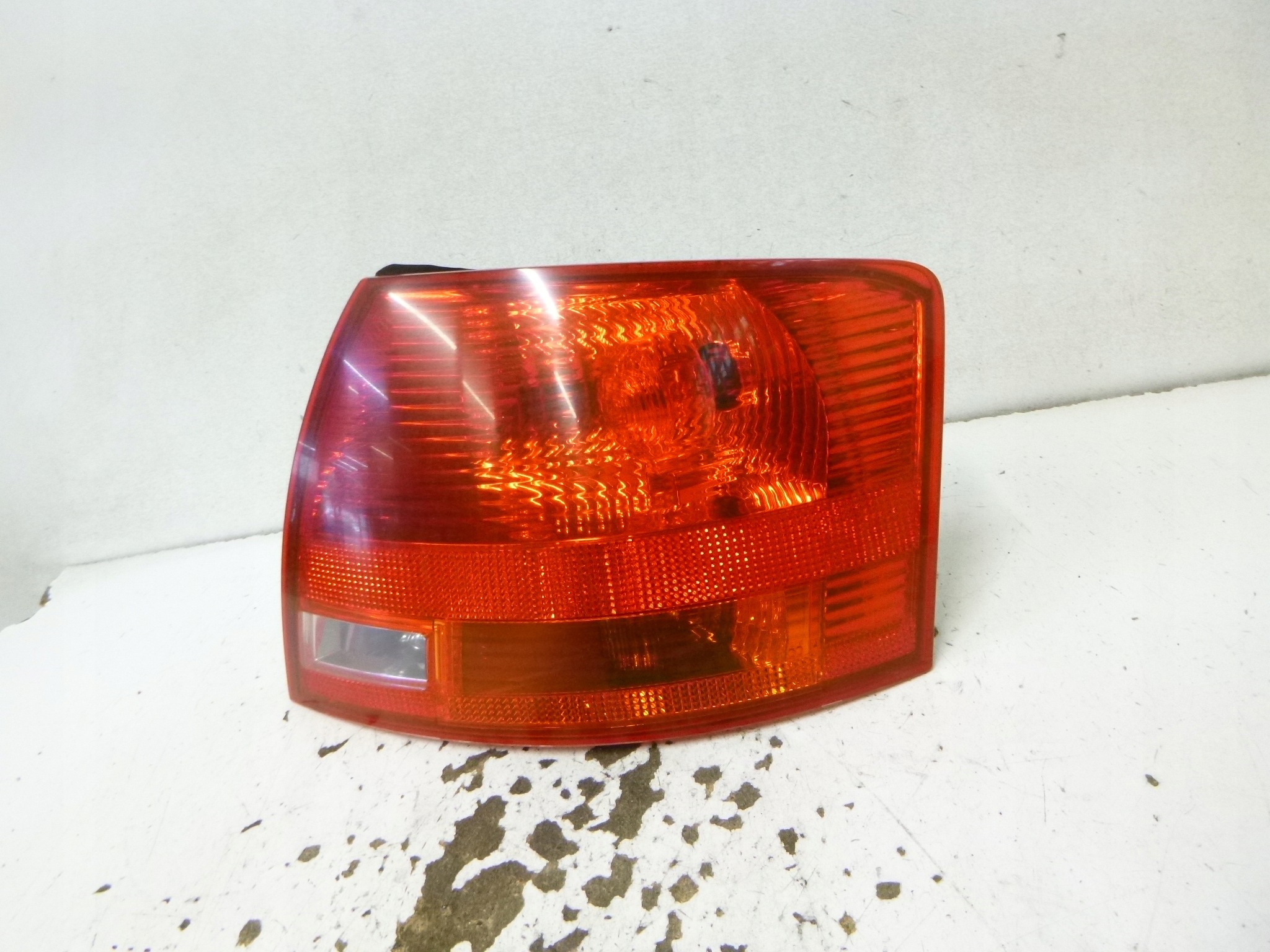 light rear part right Audi A4 B7 Kombi Avant 8E9945096E original 2007r.