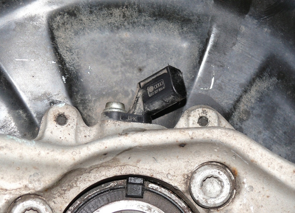 of the pivot swing sensor ABS right front AUDI A6 C6 QUATTRO 4x4 04-08r.