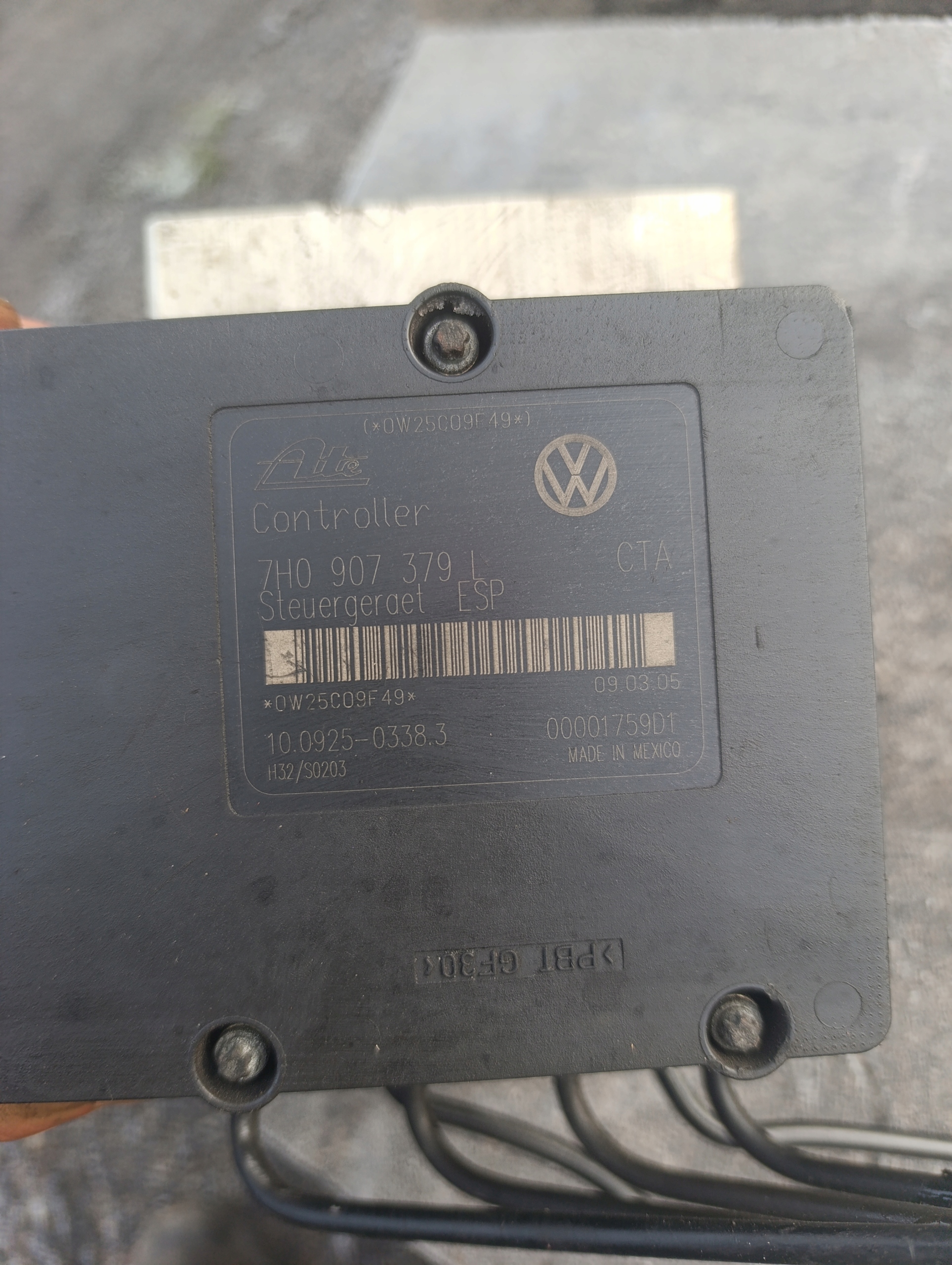 VW T5 pump ABS control unit 7H0614111L 7H0907379L
