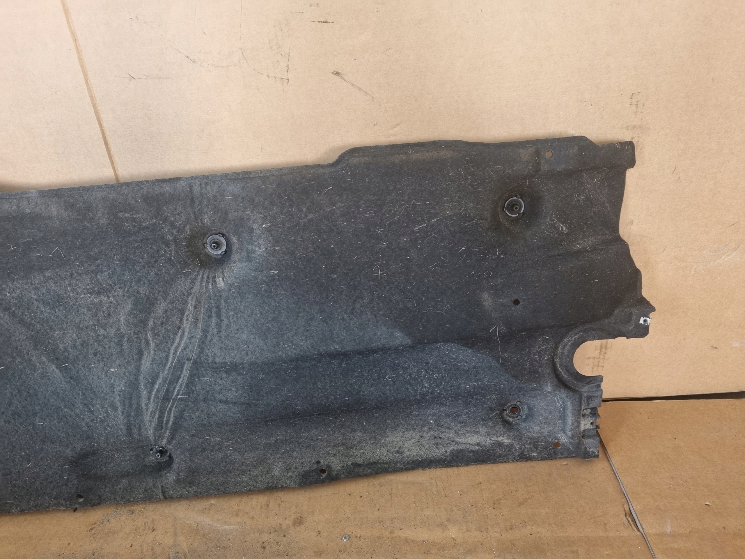 VW ARTEON OSŁONA PODWOZIA LEWA 3Q0825505B Typ samochodu 4x4/SUV Samochody osobowe