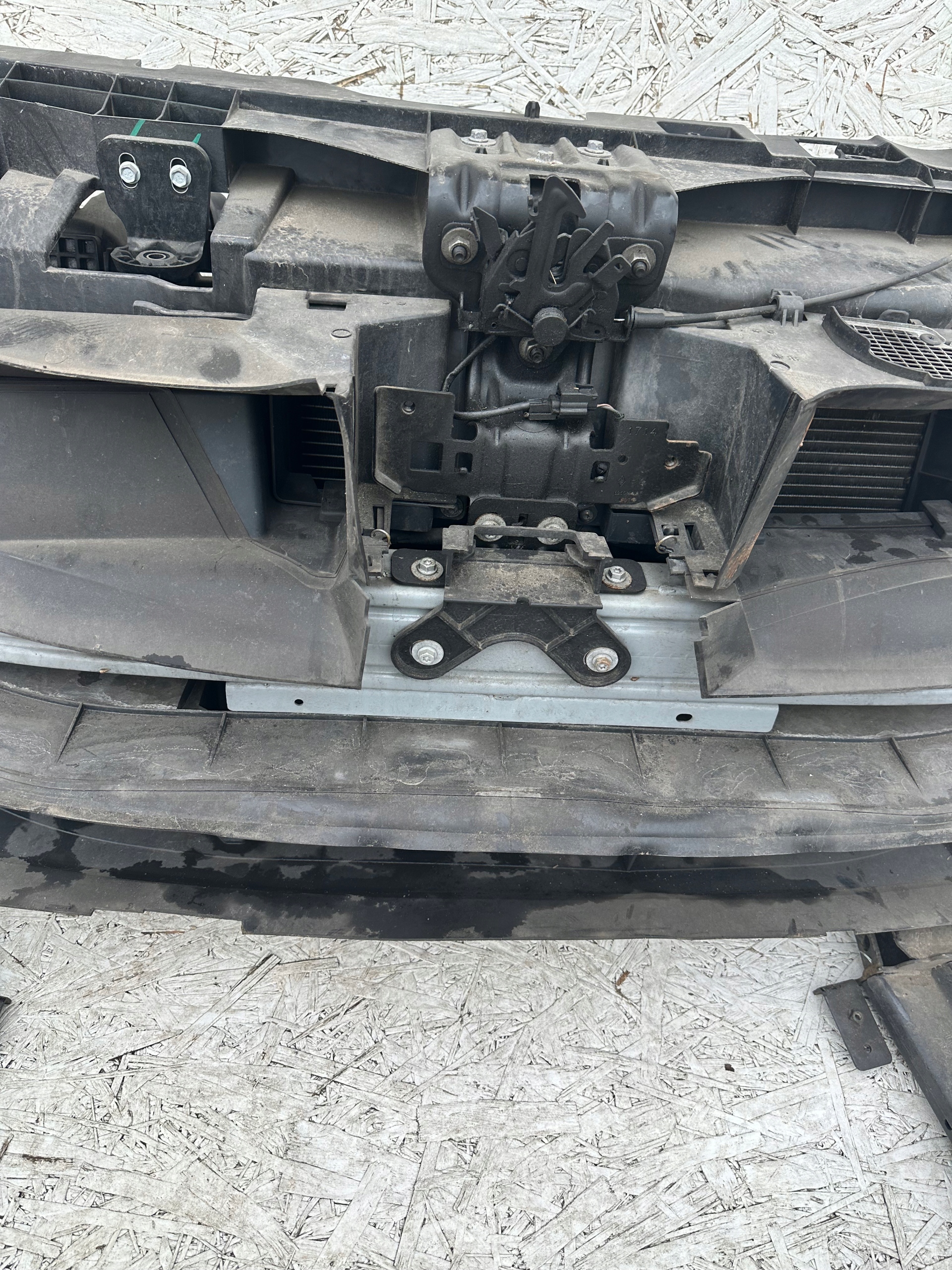 TALISMAN PAS PRZEDNI KOMPLETNY CHŁODNICE BELKA 1,6 Typ samochodu Samochody osobowe