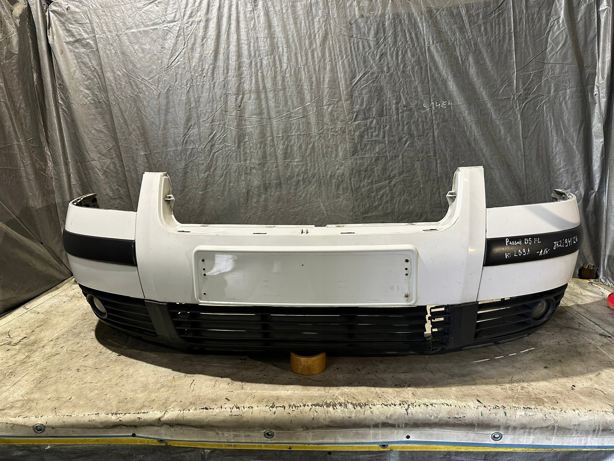 front bumper front VW PASSAT B5 FL LIFT K:LB9A
