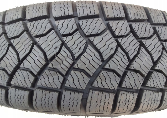 4x OPONY ZIMOWE NOWE 175/65R15 KIERUNKOWE OSTRE Profil opony 65