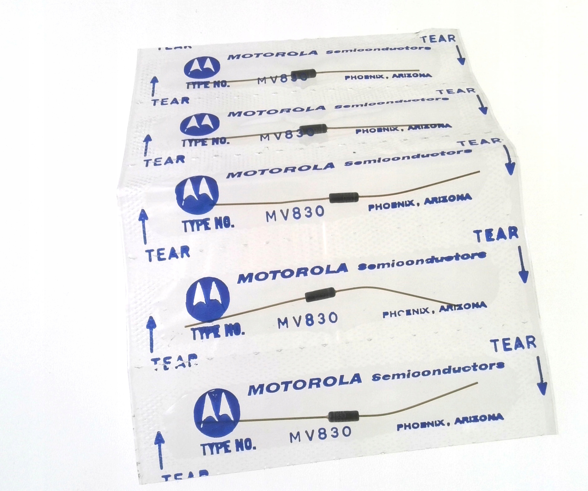 |STcs| MV830 Dioda varicap (varactor) 15-100pF Motorola DO7 antyk