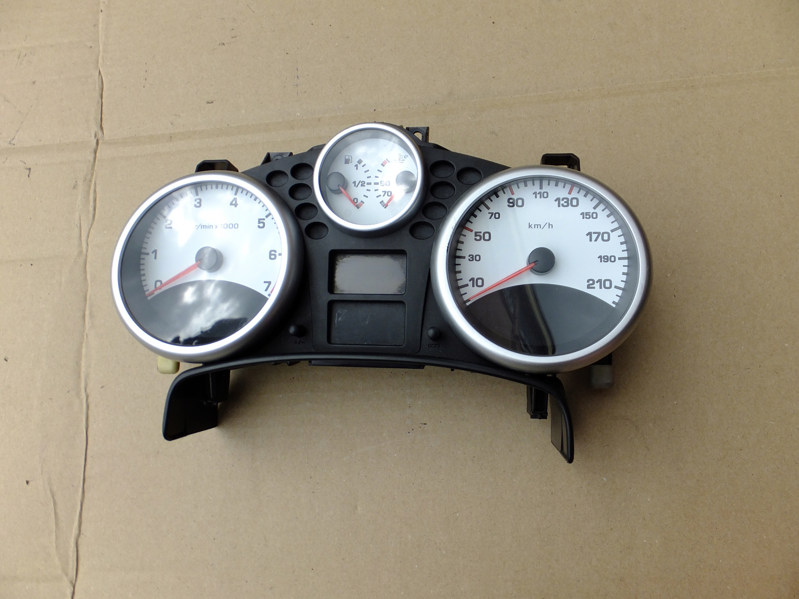 dials dials peugeot 207 1,4 16v 9666132380