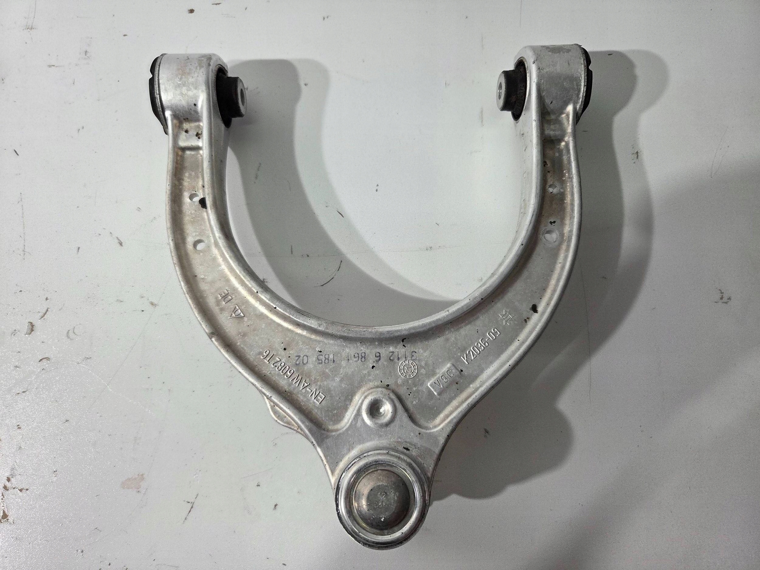 BMW 5 G30 G31 arm front left=right ENAW6082T6 (Q653)