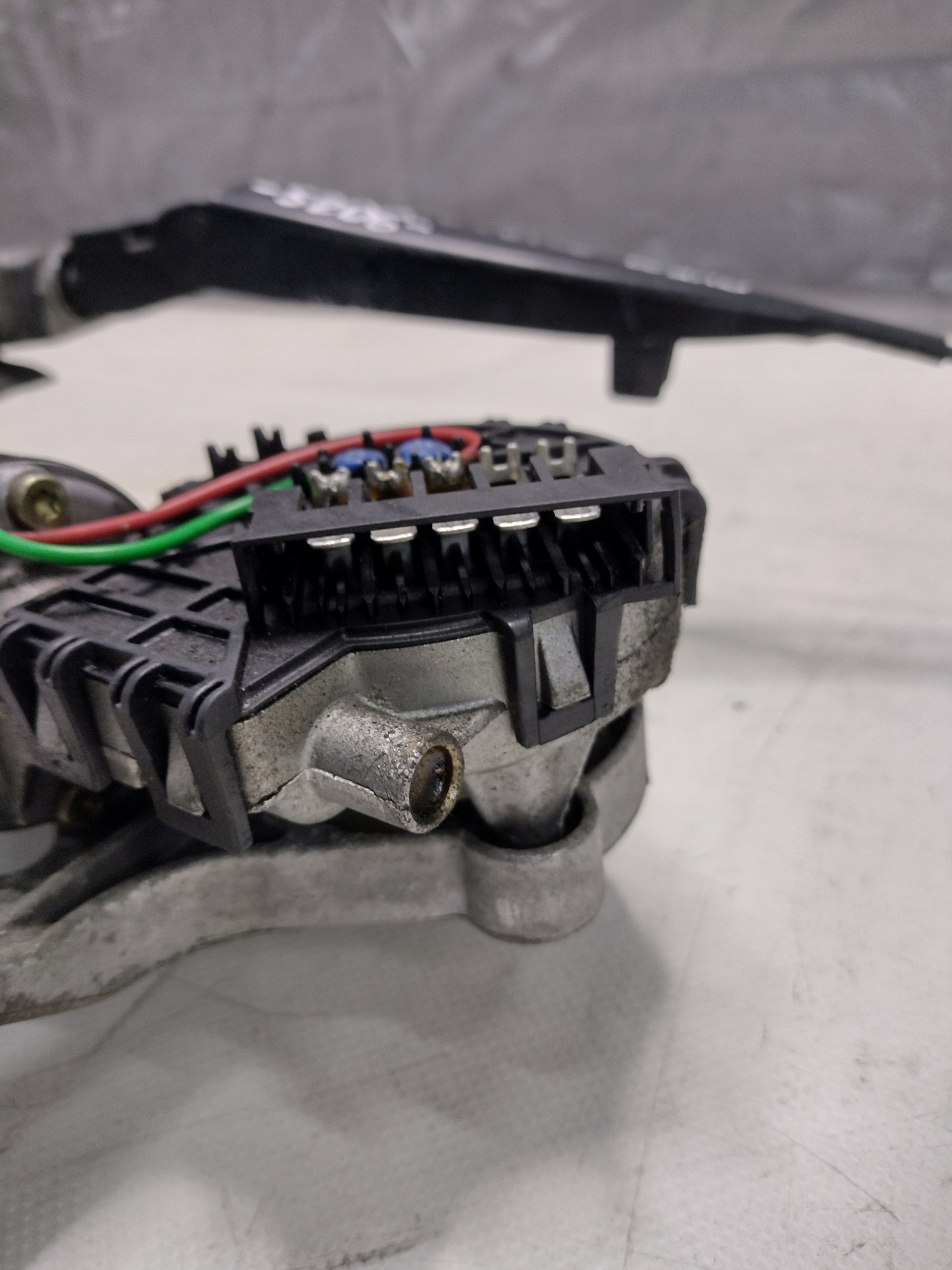 wiper mechanism front Mercedes w210 2108201542