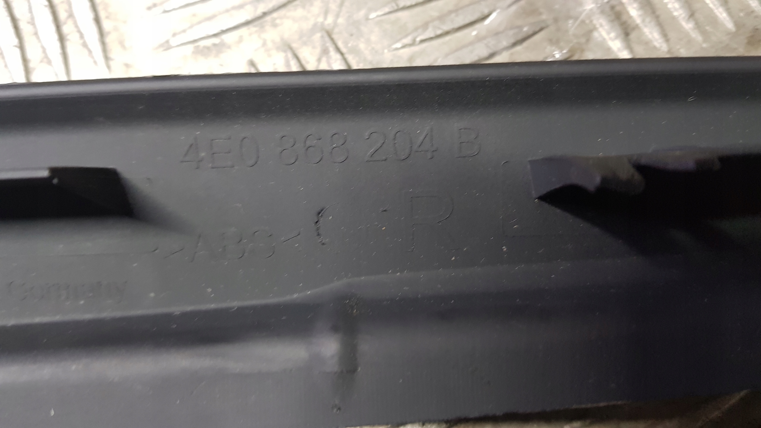 AUDI A8 D3 side SLUPKA left right