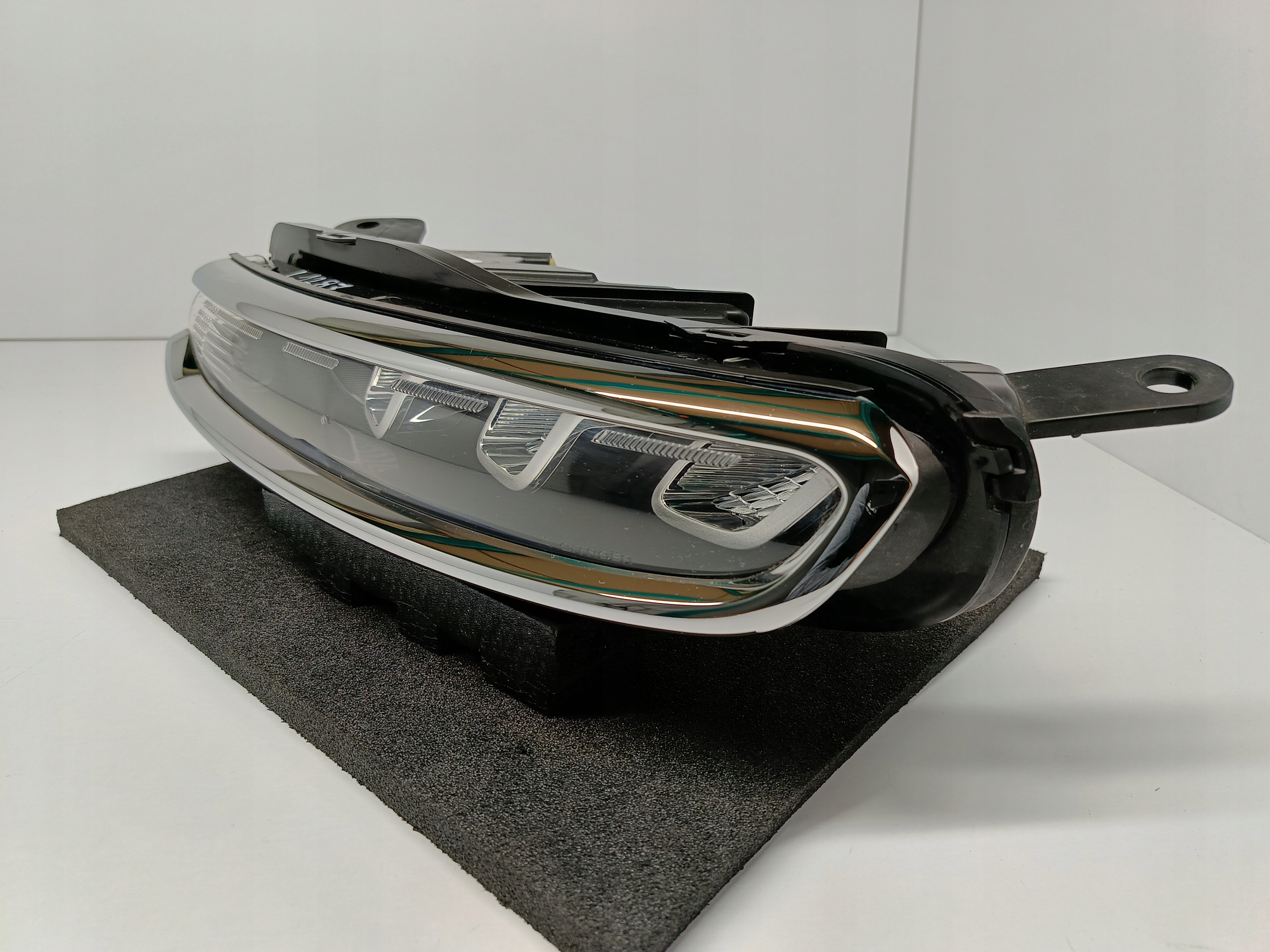 CITROEN C3 III 16- LAMPA LEWA ŚWIATŁO DRL LEWE PRZÓD LED OEM 9823313080 Producent części Citroen OE