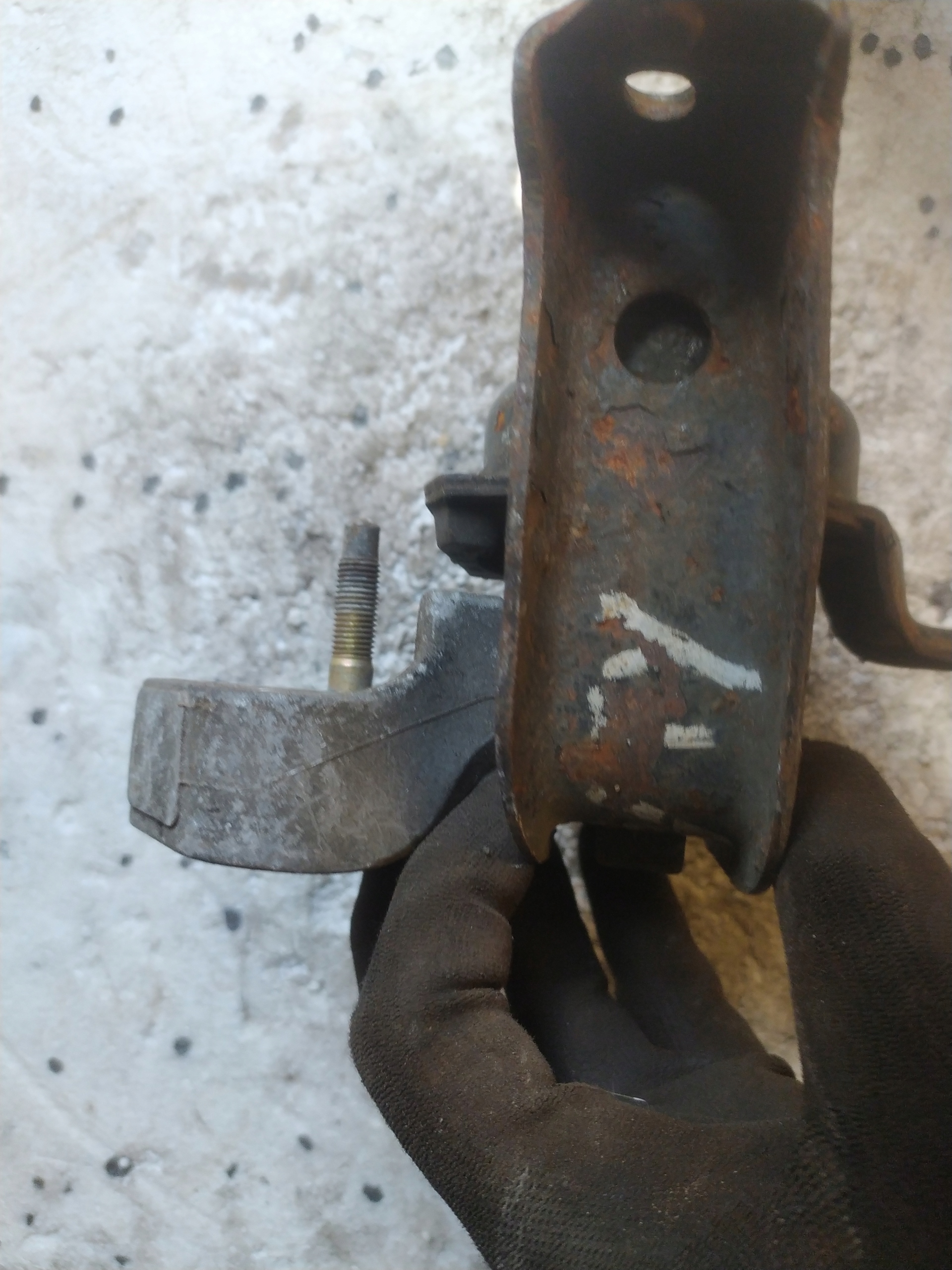 airbag engine mount Toyota Yaris II 1.3 VVT