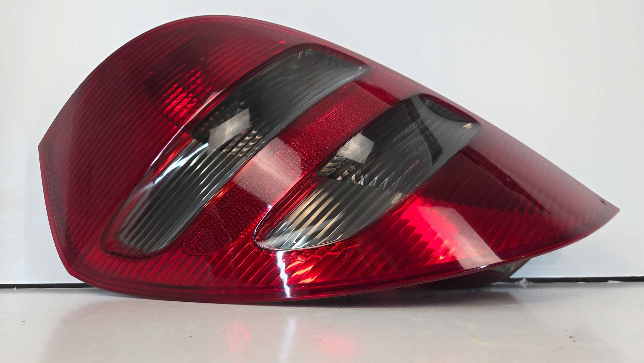 Mercedes A klasa 169 W169 light rear rear part left ciemna