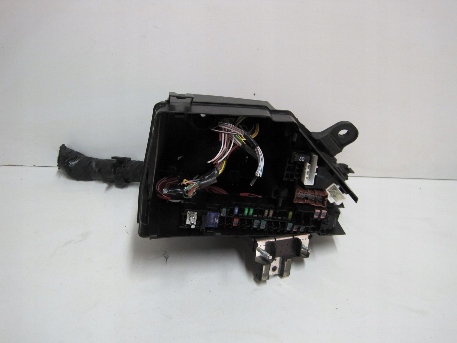 SKRZYNKA BEZPIECZNIKÓW RENAULT 403888090R