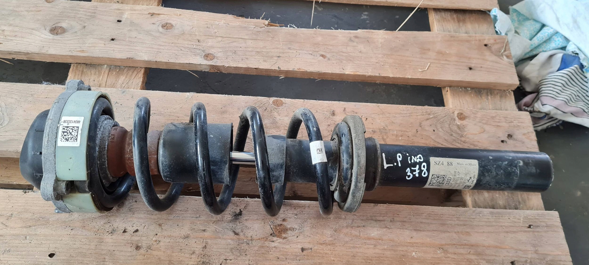 A6 C8 4K shock absorber spring front left right 2.0 TDI 4K0413031AP A7 4K