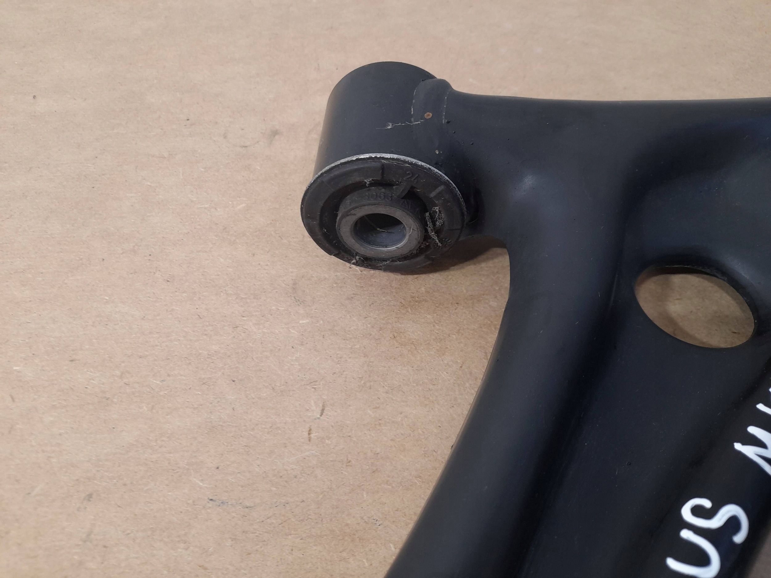 Ford Focus MK4 arm front right JX613A423AEB (Q606)