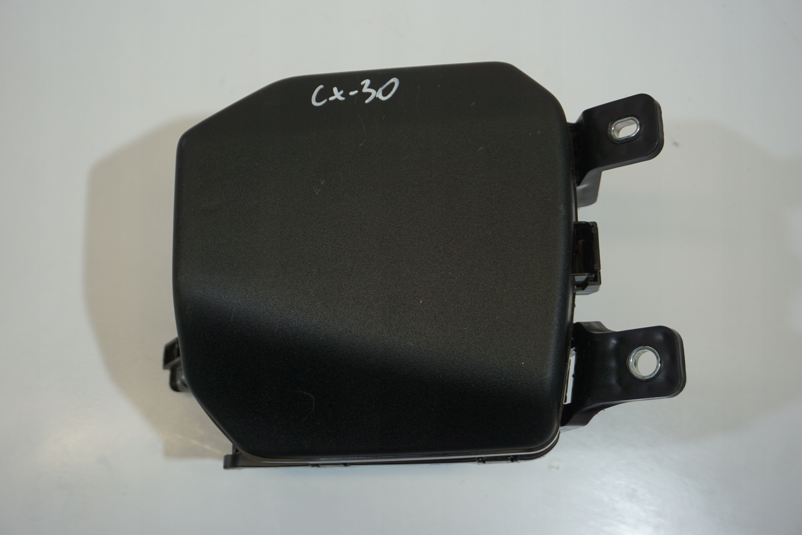 mazda CX-30 CX30 блок предохранителей BCKA-66767