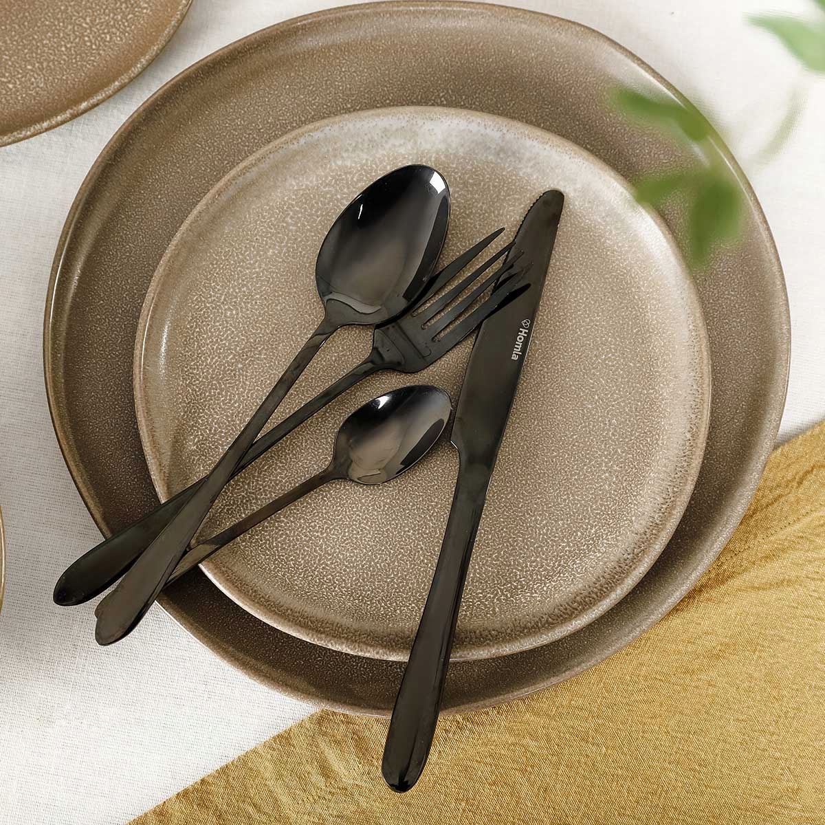 Sztućce Zestaw komplet dla 4 os ABELE 16 szt HOMLA czarne Liczba elementów w zestawie 16