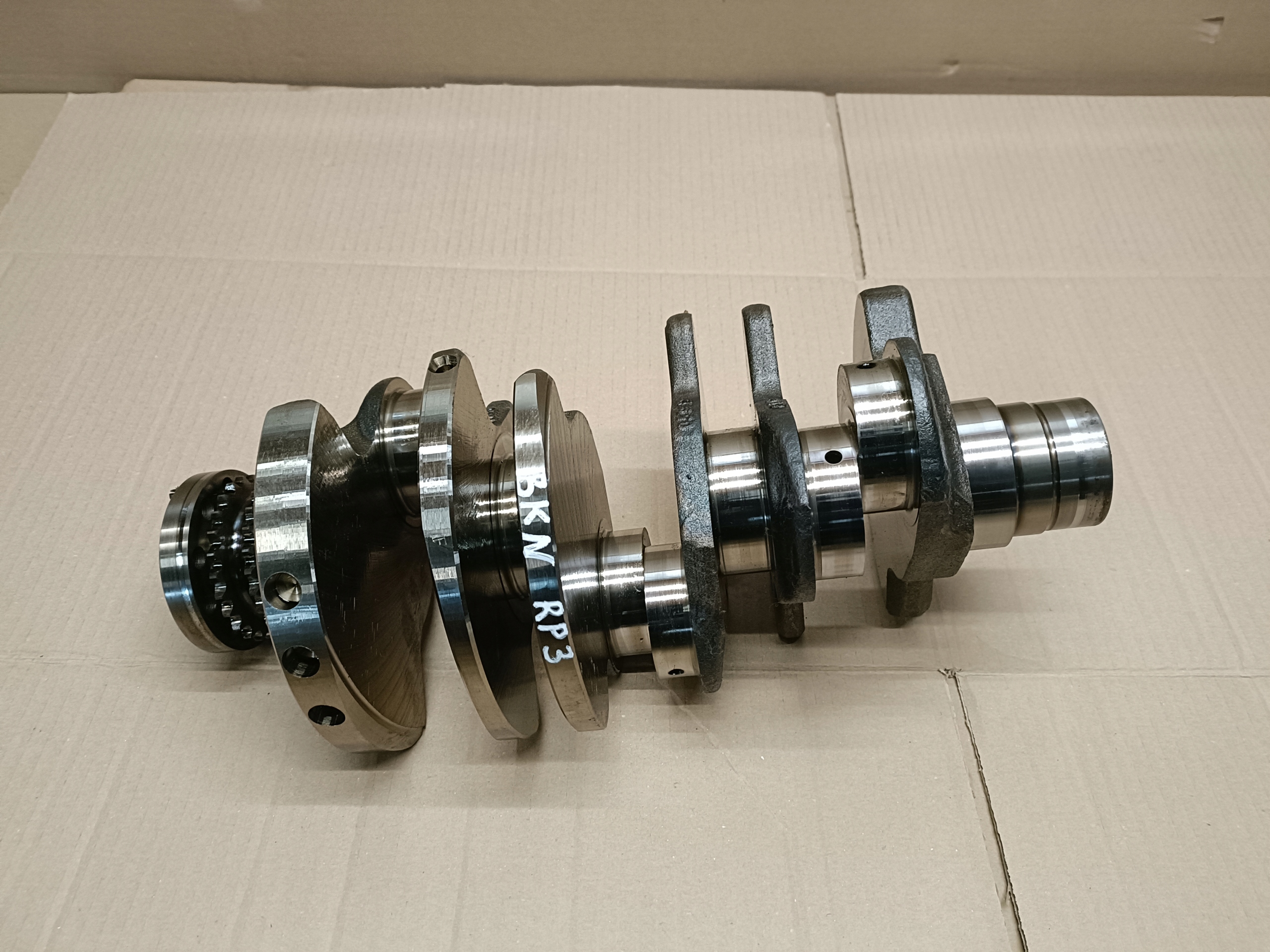 AUDI 3.0 TDI BKN WAŁ KORBOWY NOMINAŁ 059AB