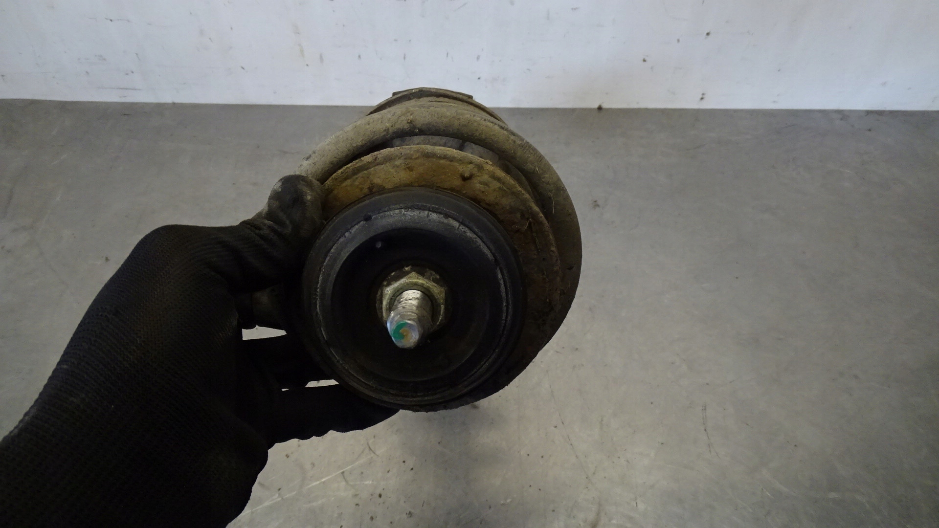 MCPERSON PRAWY PRZEDNI CHEVROLET AVEO 1.2 Jakość części (zgodnie z GVO) O - oryginał z logo producenta pojazdu (OE)