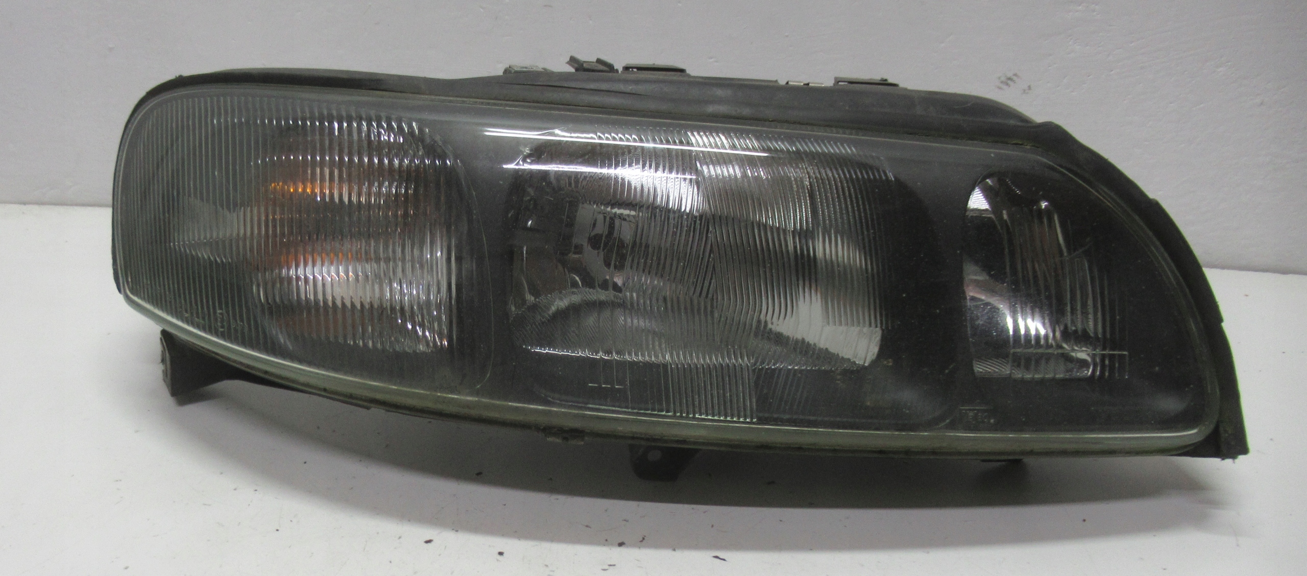 VOLVO S60 04R light right front 8693578 EUROPA