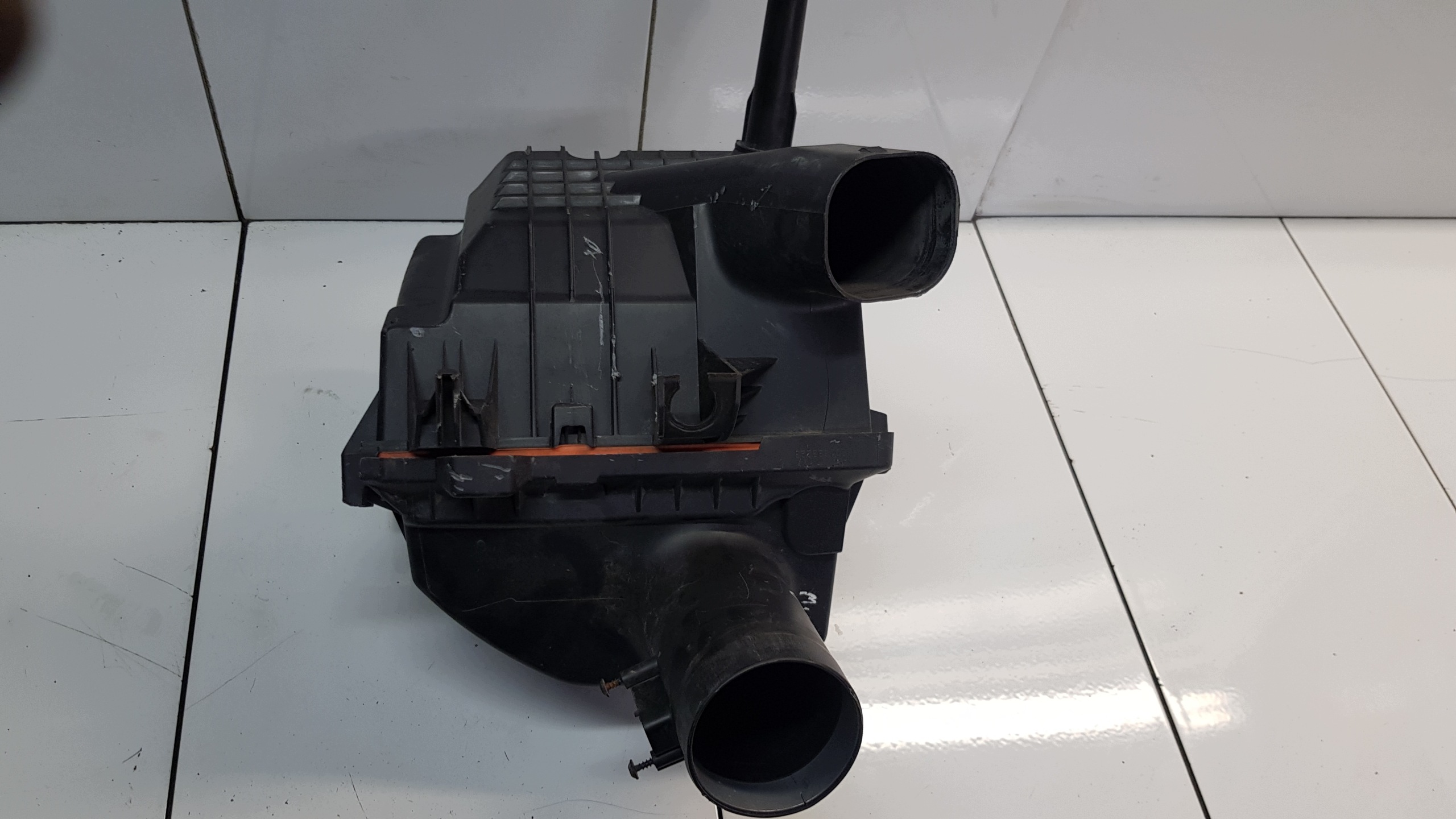RENAULT TRAFIC III 1.6DCI Gehäuse filter luft 165009078R 93867738