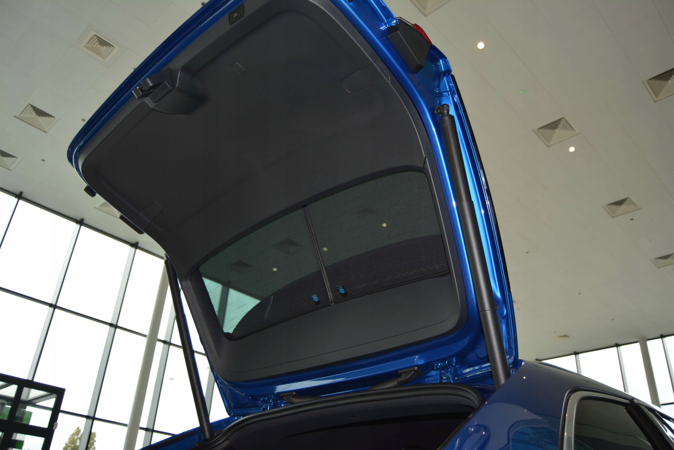 ЧЕХЛЫ НА МАГНИТАХ SKODA OCTAVIA IV 4 COMBI.