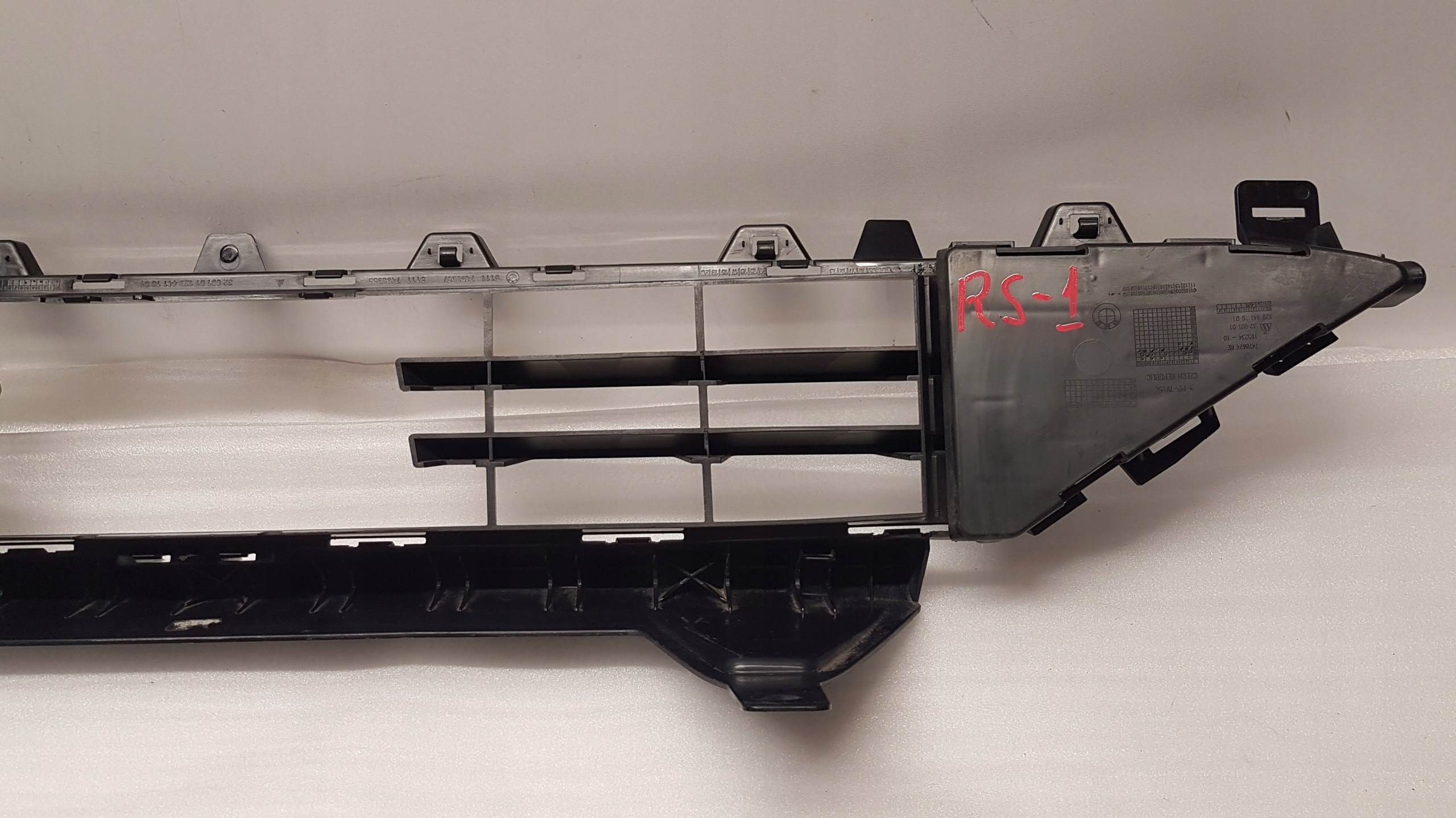 grid of a bumper front BMW 2 F44 7496957