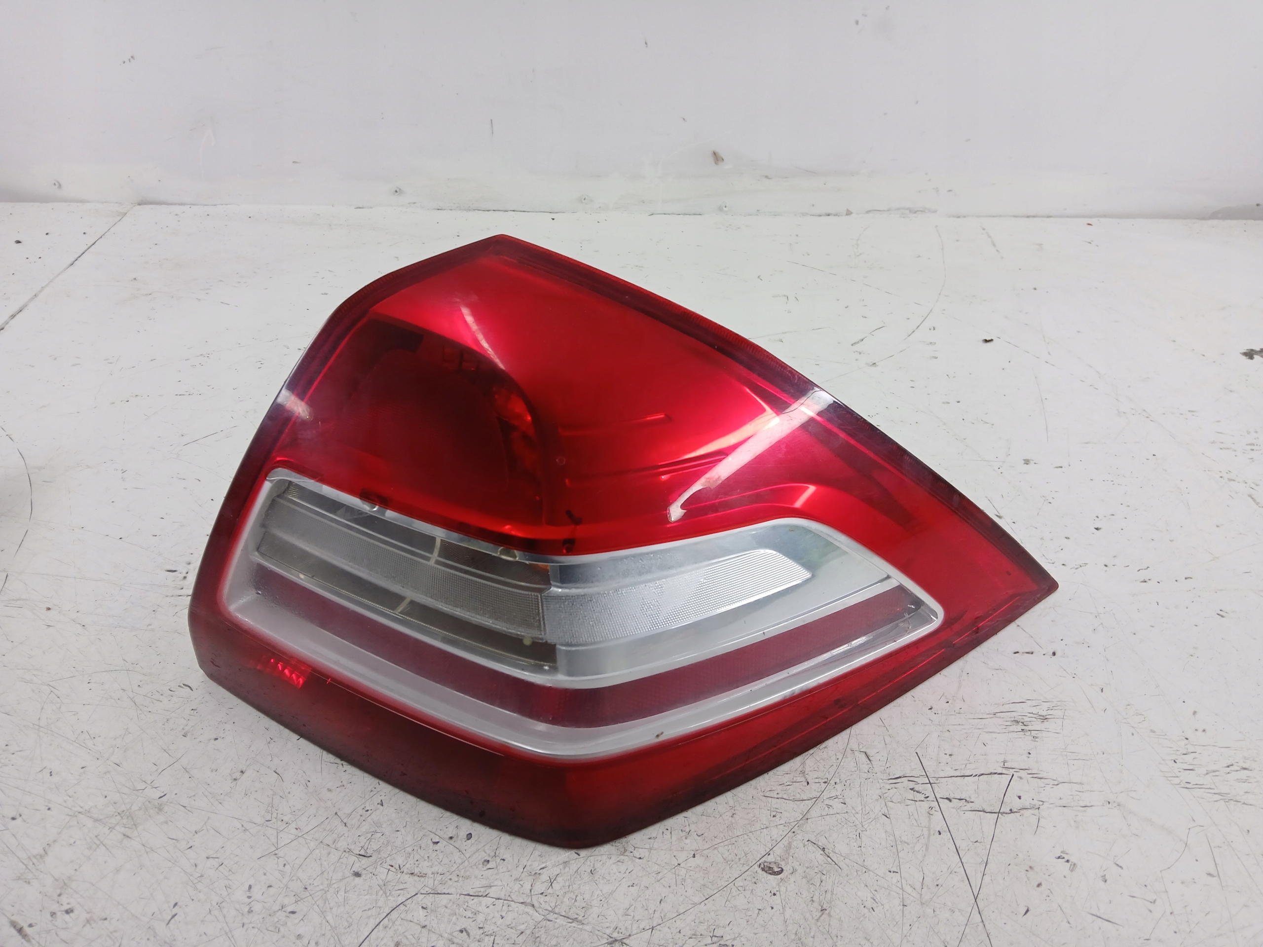 RENAULT MEGANE II sedan light right rear part 8200757701