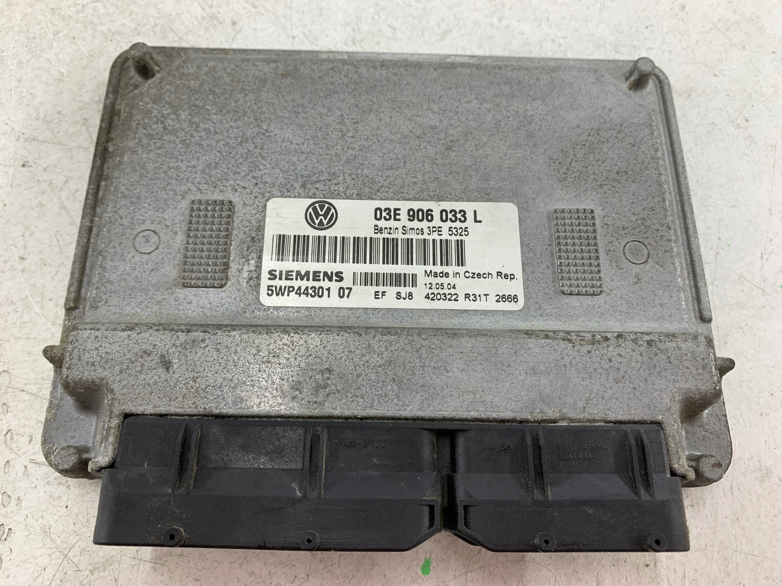 VW POLO 9N 1.2 unité de commande électronique uce moteur 03E906033L