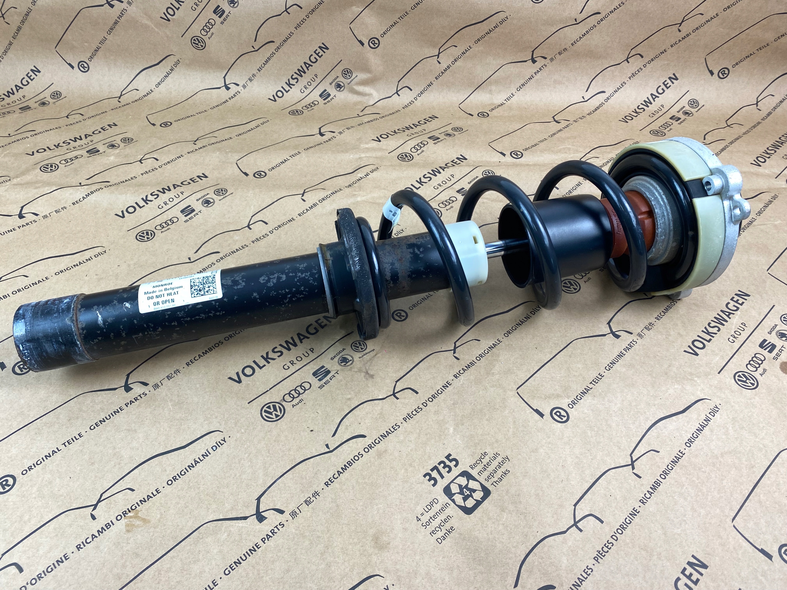 GD AUDI A4 8W0 AMORTYZATOR PRZÓD LEWY PRAWY 8W0413031AK ORYGINALNY